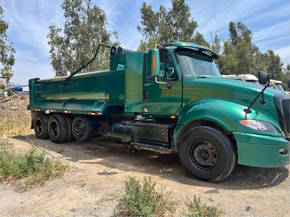 2014 International Prostar Dump Truck - image 3