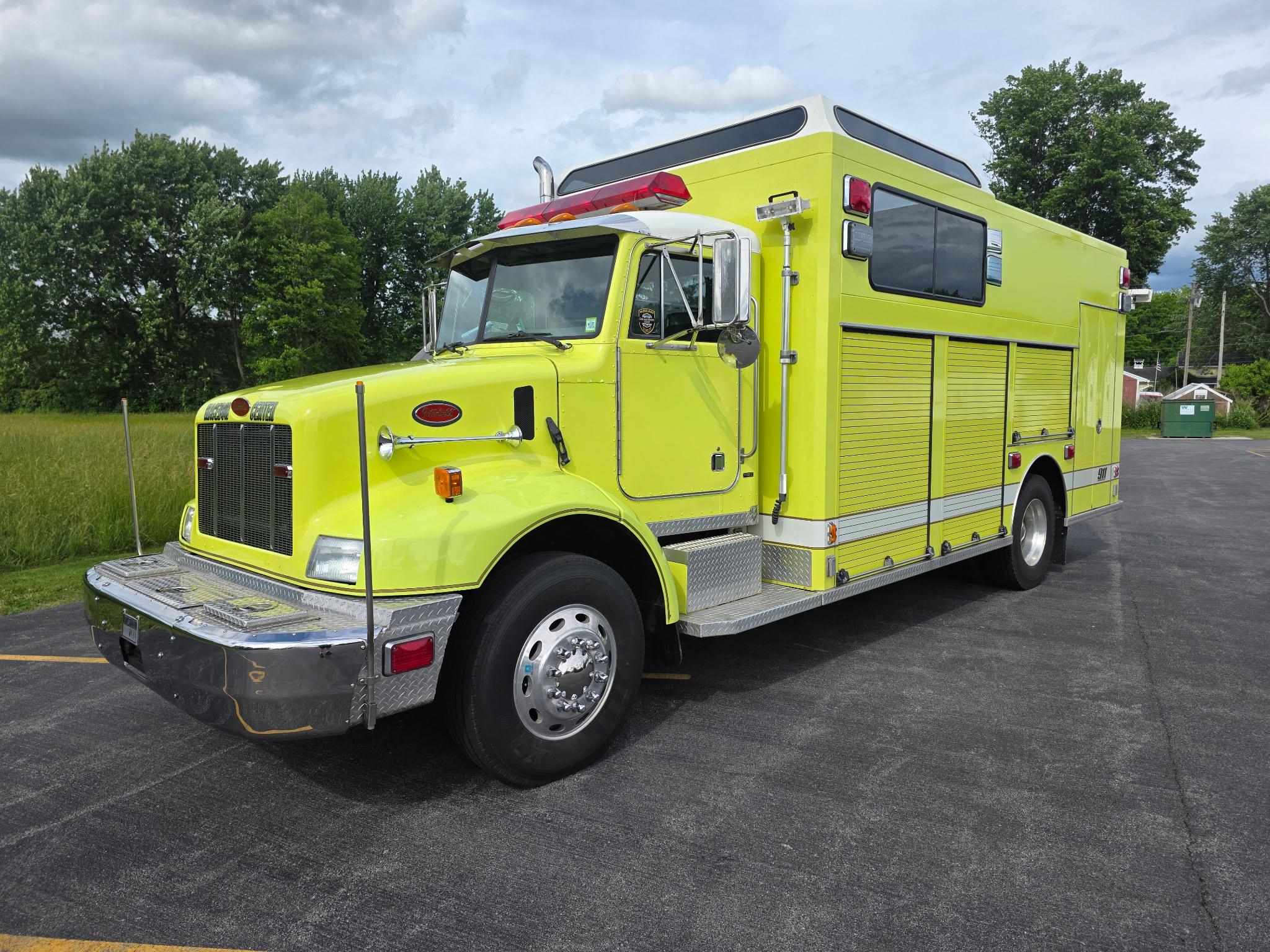 1996 Custom Fire Peterbilt Heavy Rescue - image 6