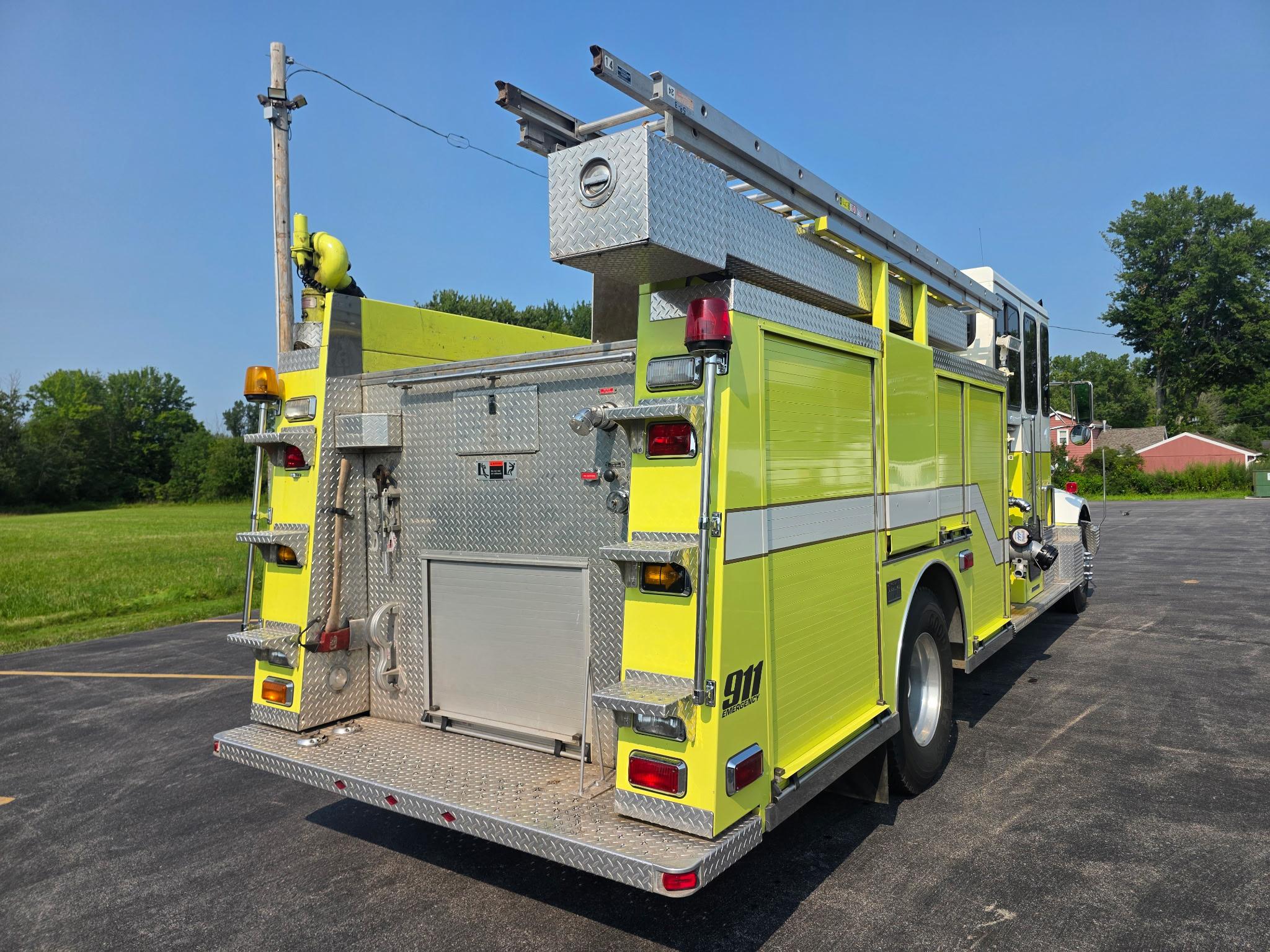 1999 Custom Fire Peterbilt Pumper - image 24