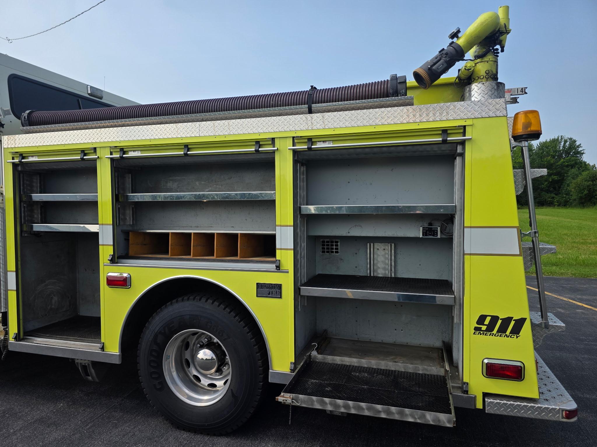 1999 Custom Fire Peterbilt Pumper - image 6