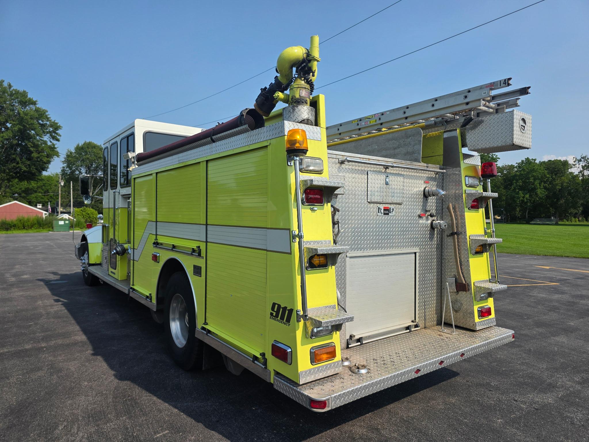 1999 Custom Fire Peterbilt Pumper - image 25