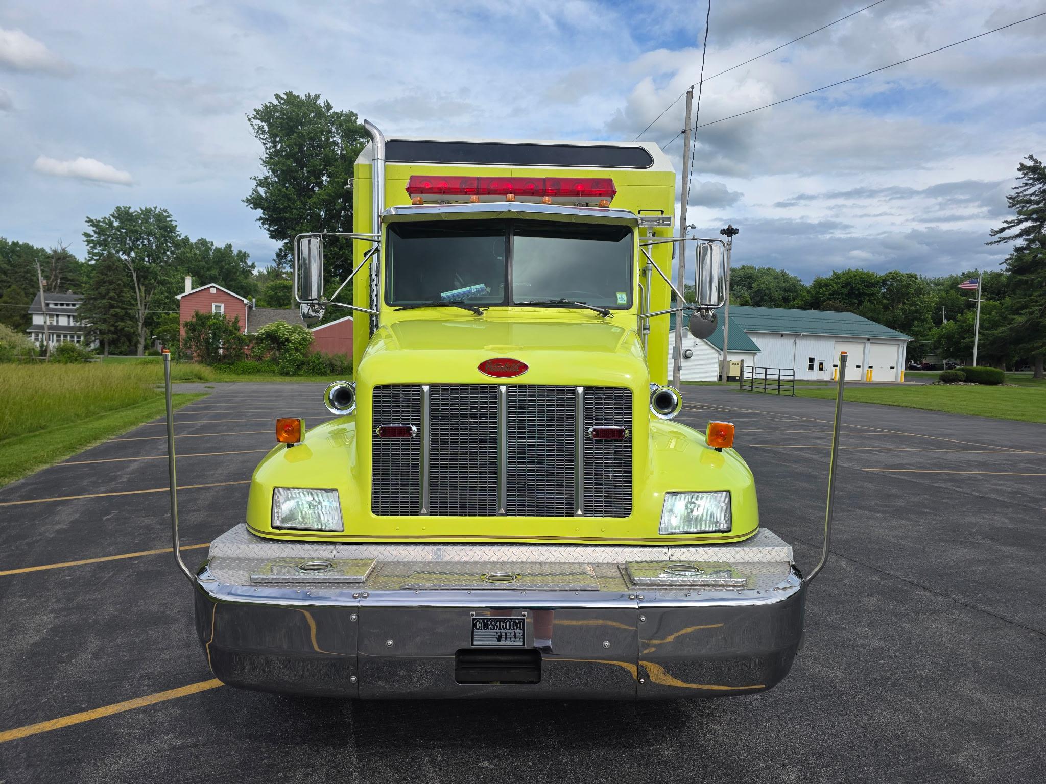1996 Custom Fire Peterbilt Heavy Rescue - image 3