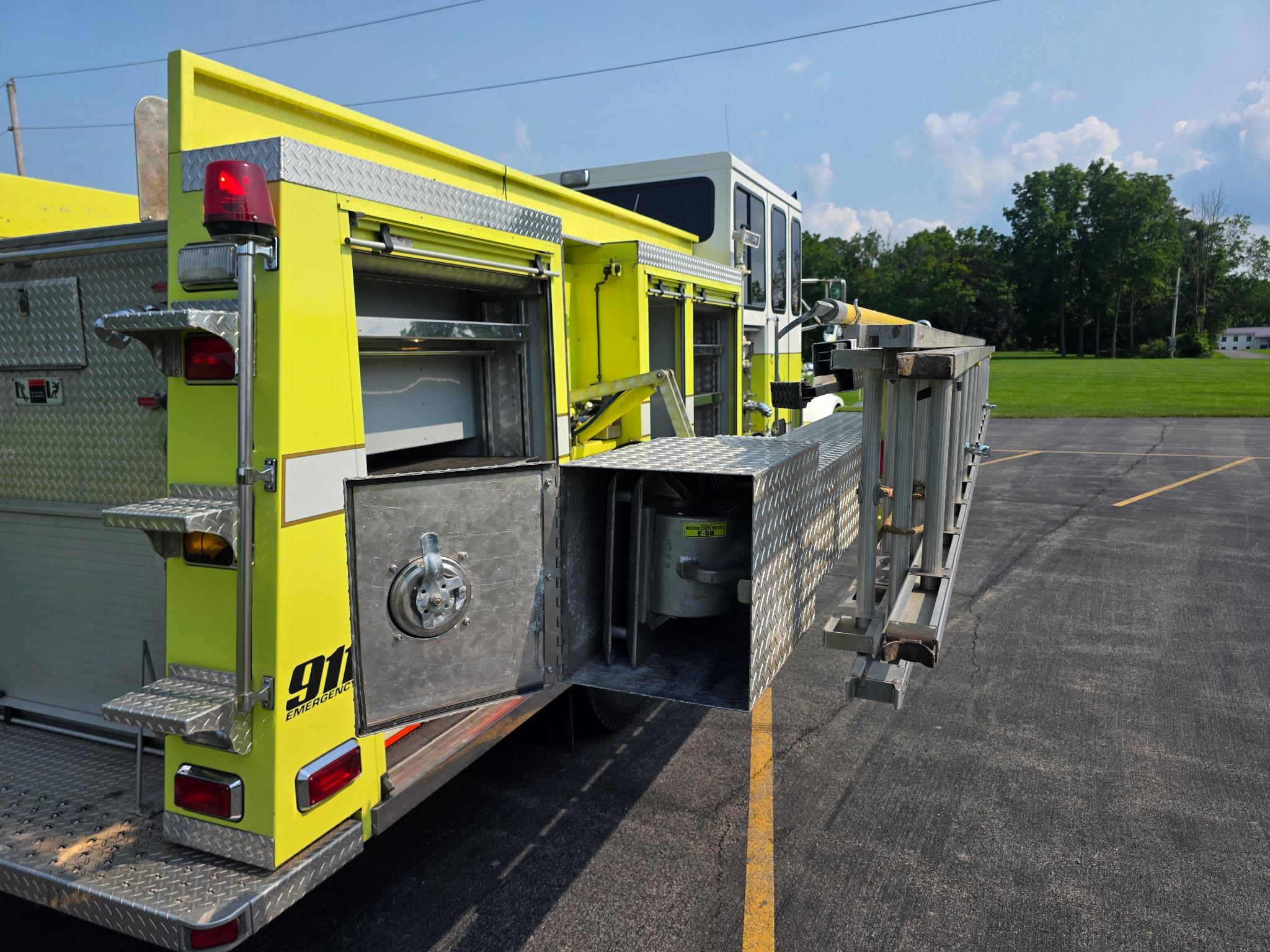 1999 Custom Fire Peterbilt Pumper - image 13