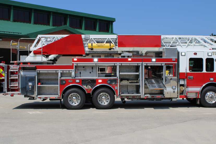 2012 Rosenbauer Spartan 104' Aerial — photo 8