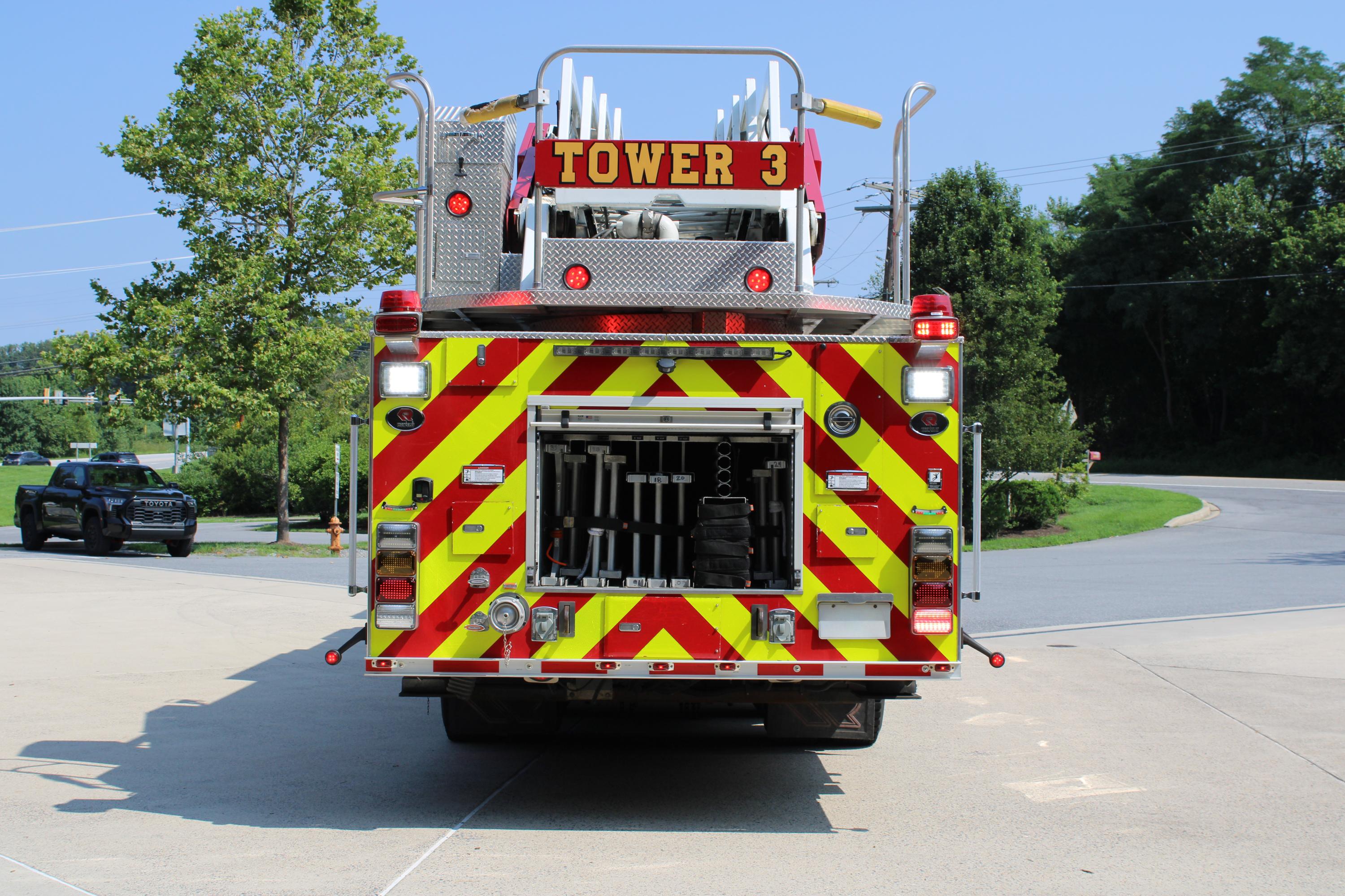 2012 Rosenbauer Spartan 104' Aerial - image 12