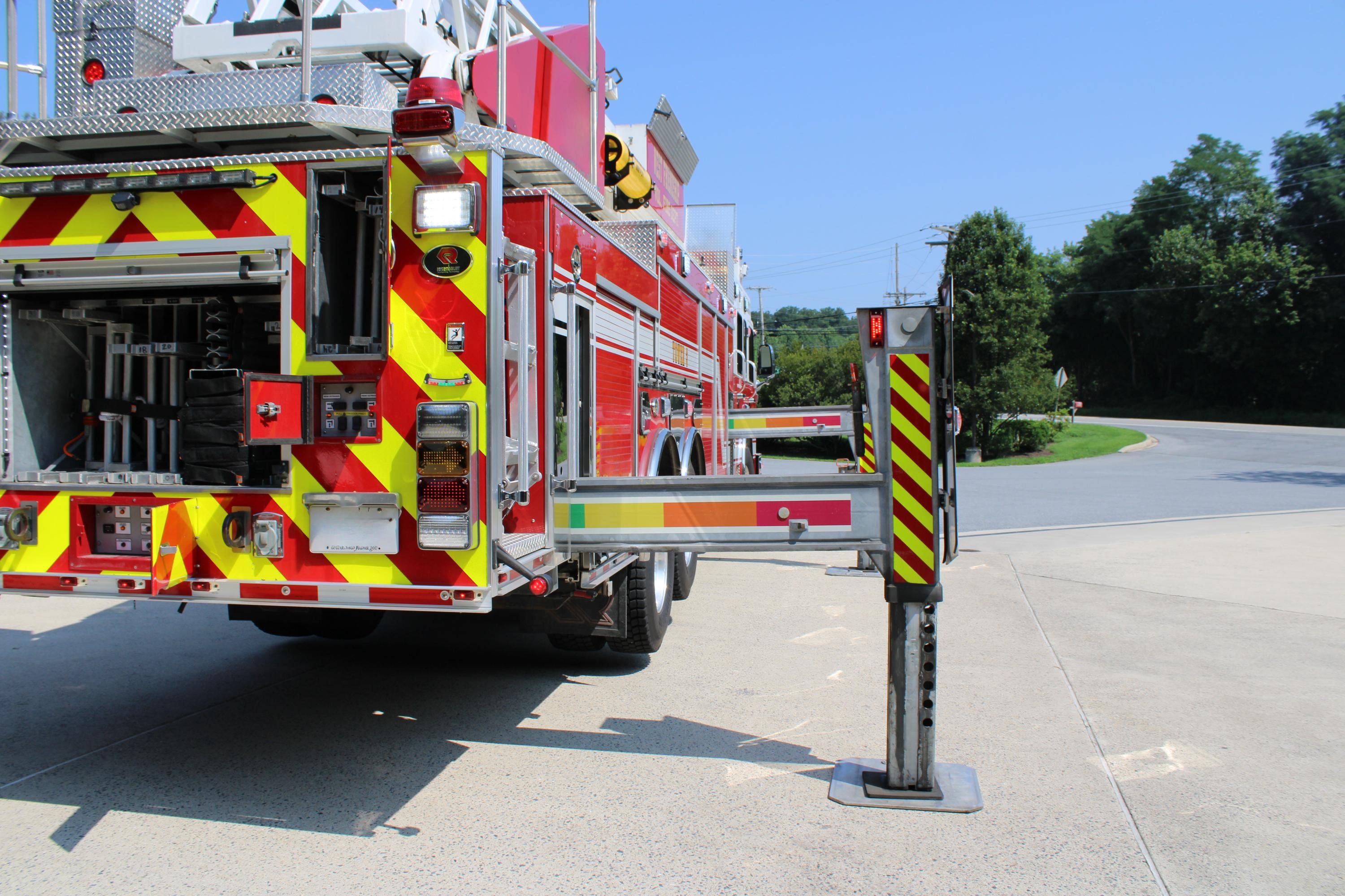 2012 Rosenbauer Spartan 104' Aerial - image 14
