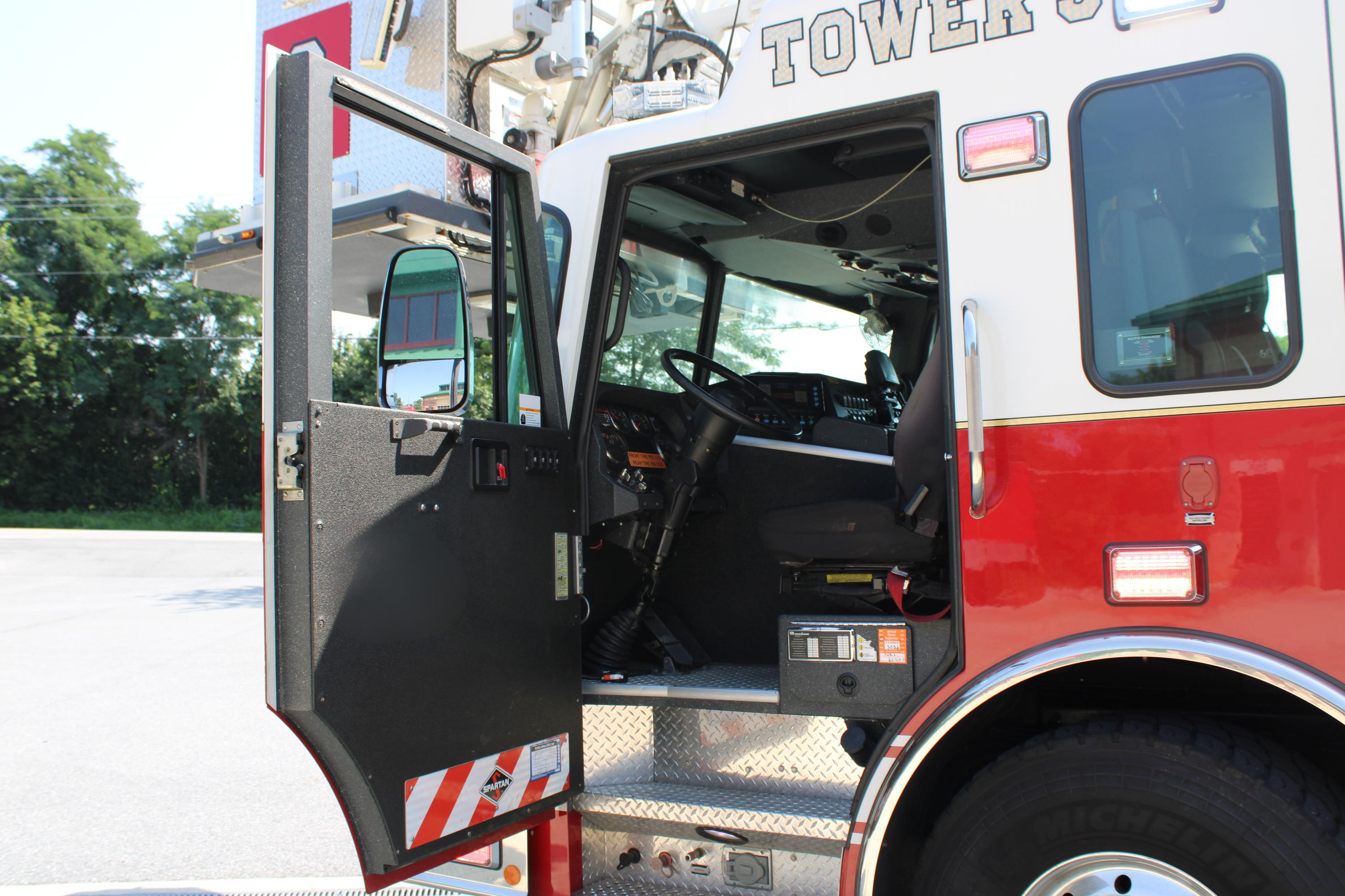 2012 Rosenbauer Spartan 104' Aerial - image 17