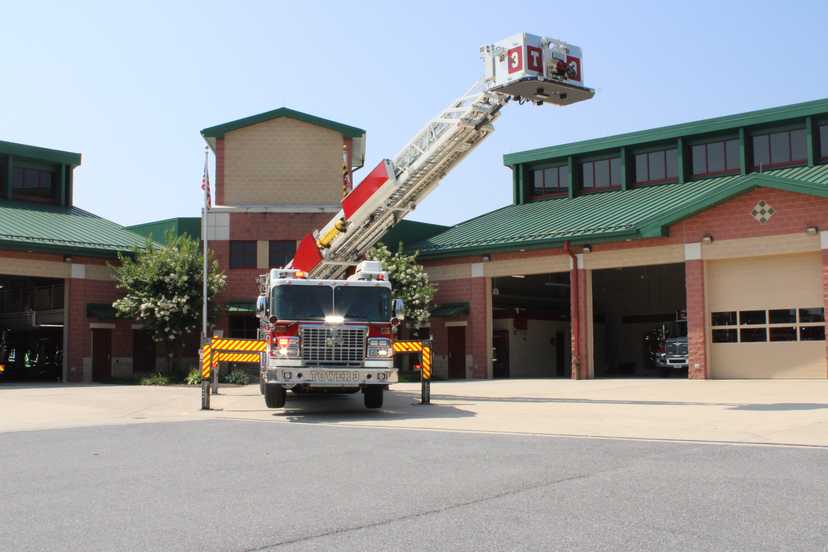 2012 Rosenbauer Spartan 104' Aerial — photo 5