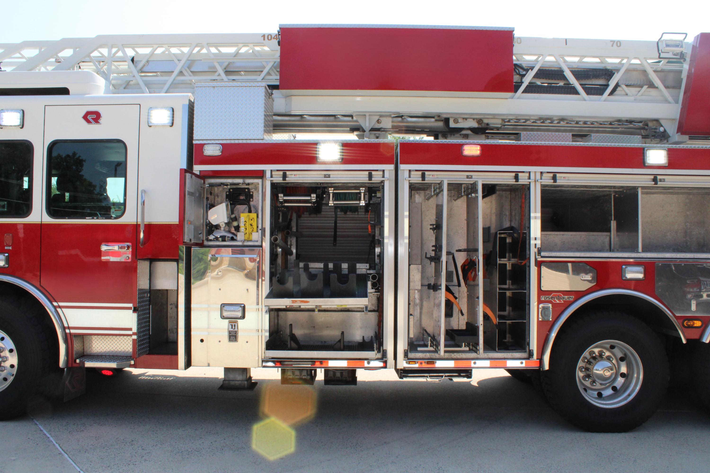 2012 Rosenbauer Spartan 104' Aerial - image 18