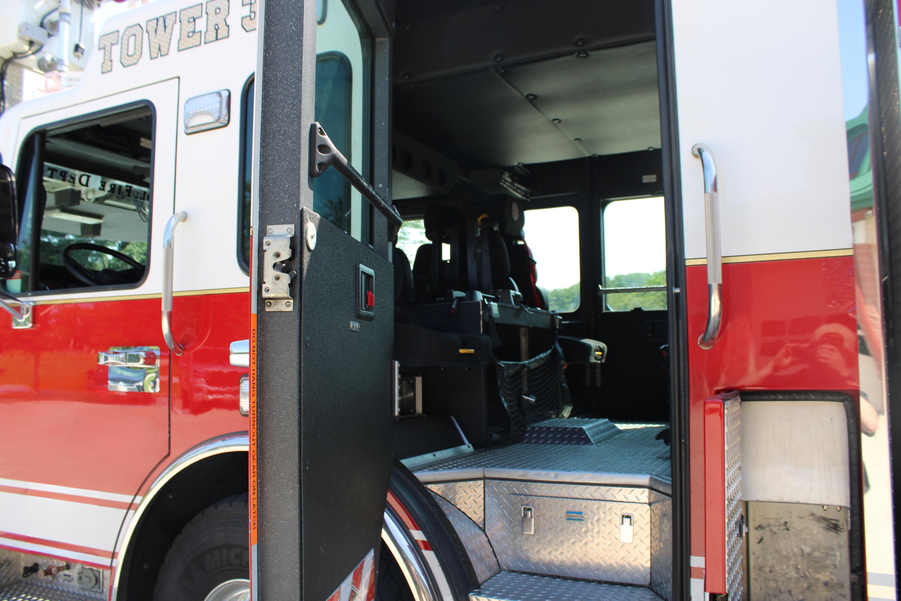 2012 Rosenbauer Spartan 104' Aerial - image 16