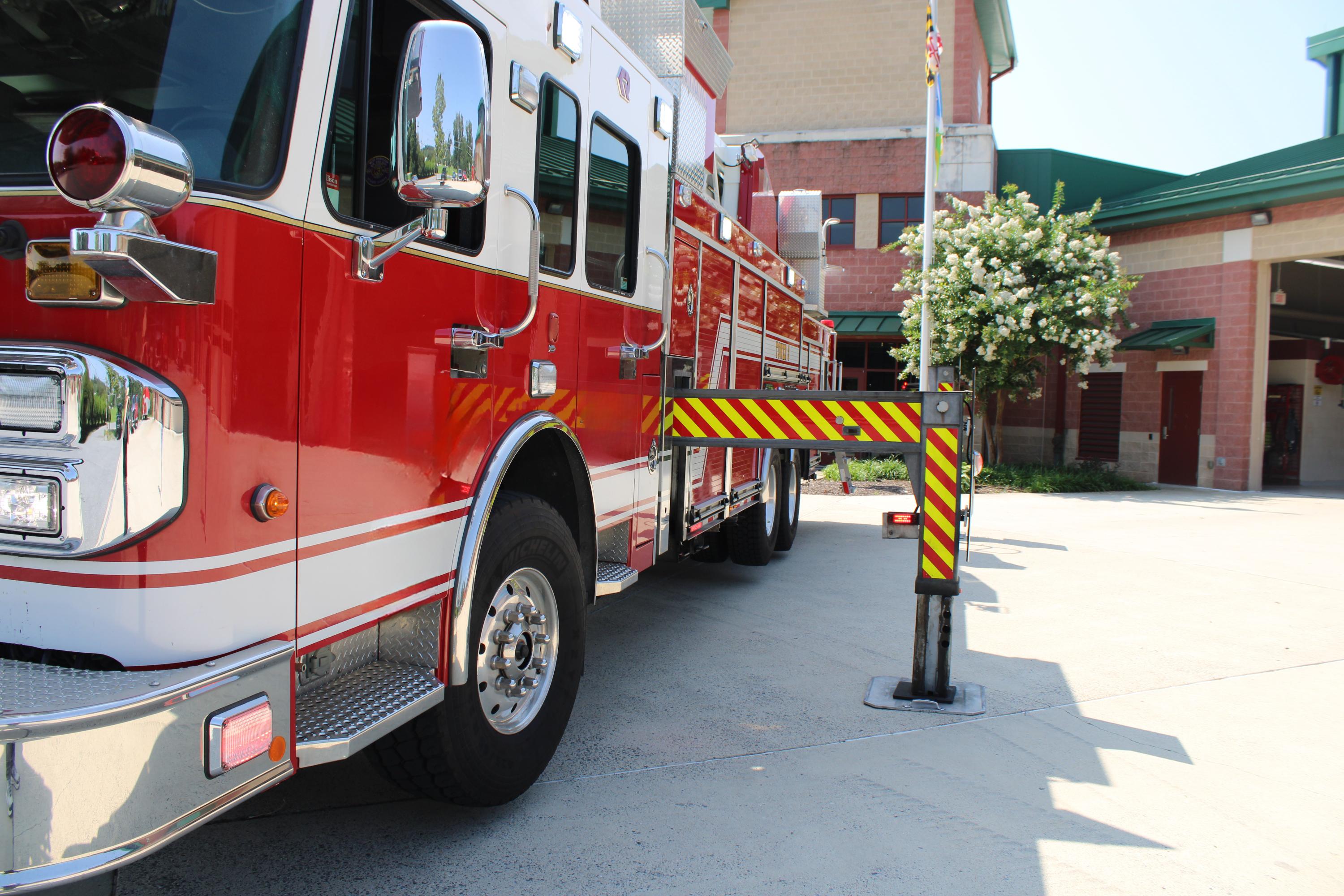 2012 Rosenbauer Spartan 104' Aerial - image 19