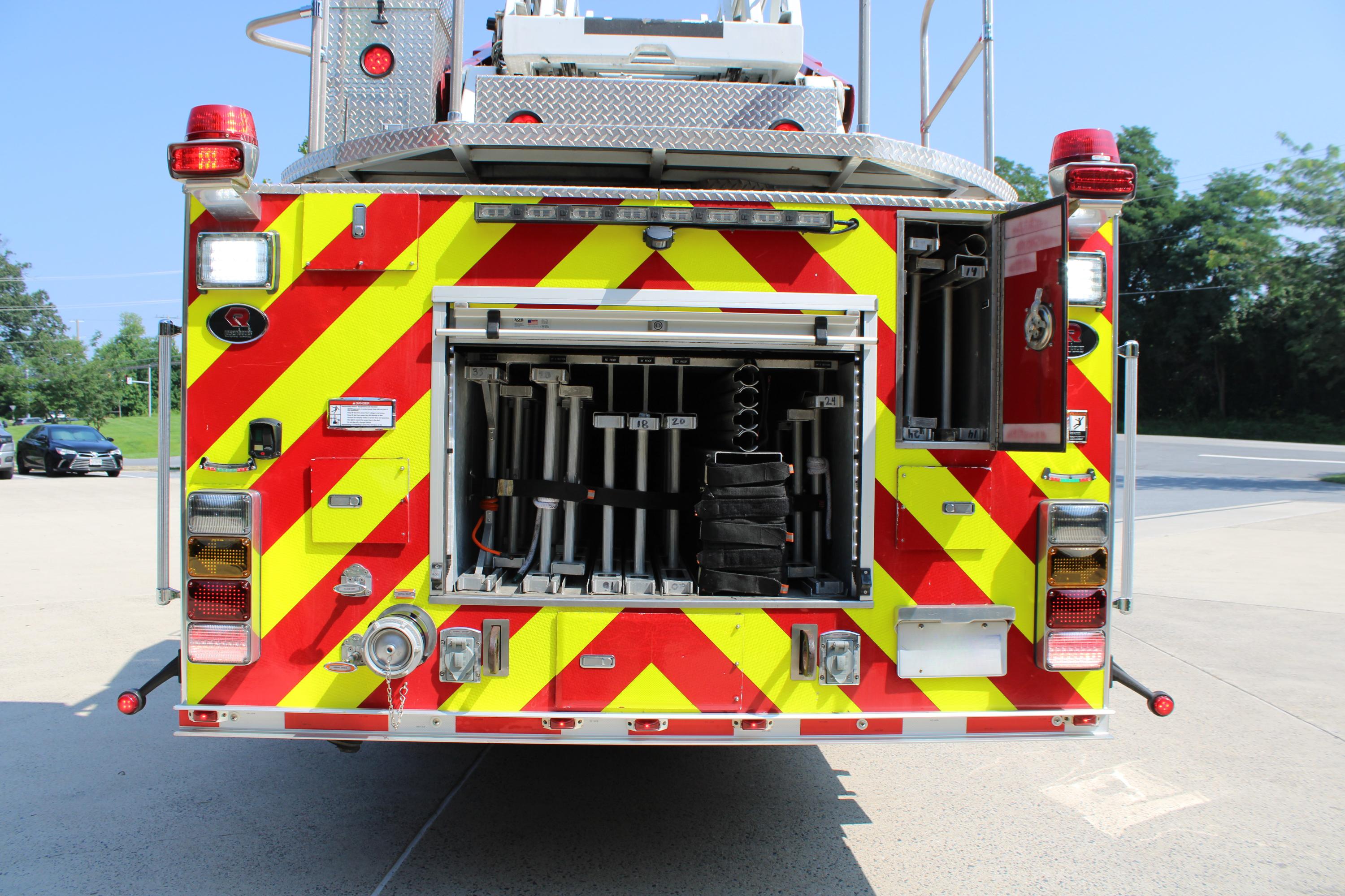 2012 Rosenbauer Spartan 104' Aerial - image 23