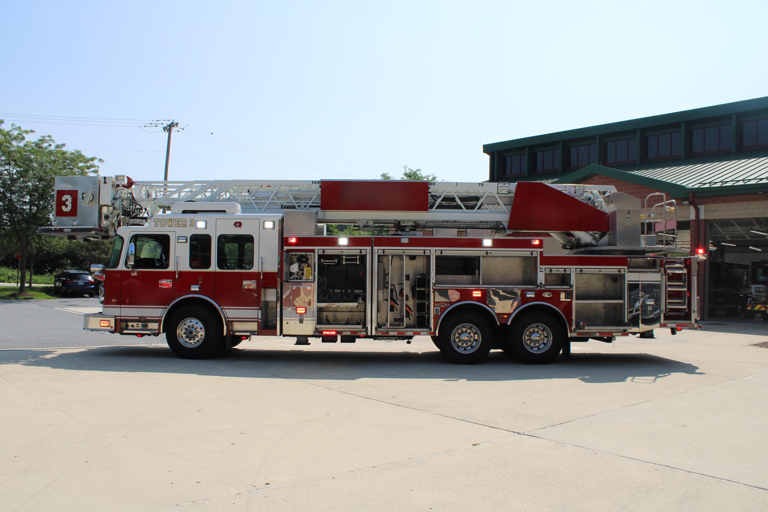 2012 Rosenbauer Spartan 104' Aerial - image 28