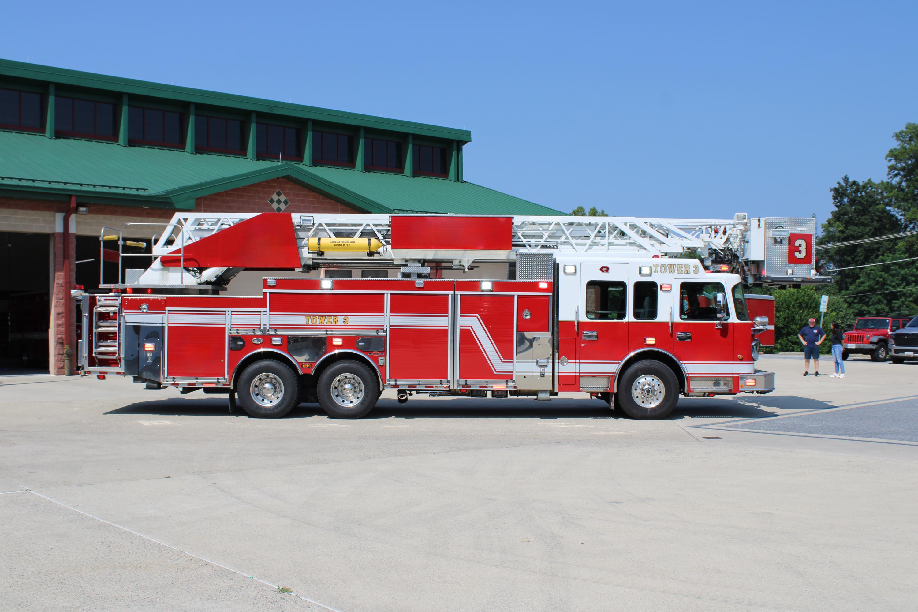 2012 Rosenbauer Spartan 104' Aerial - image 25