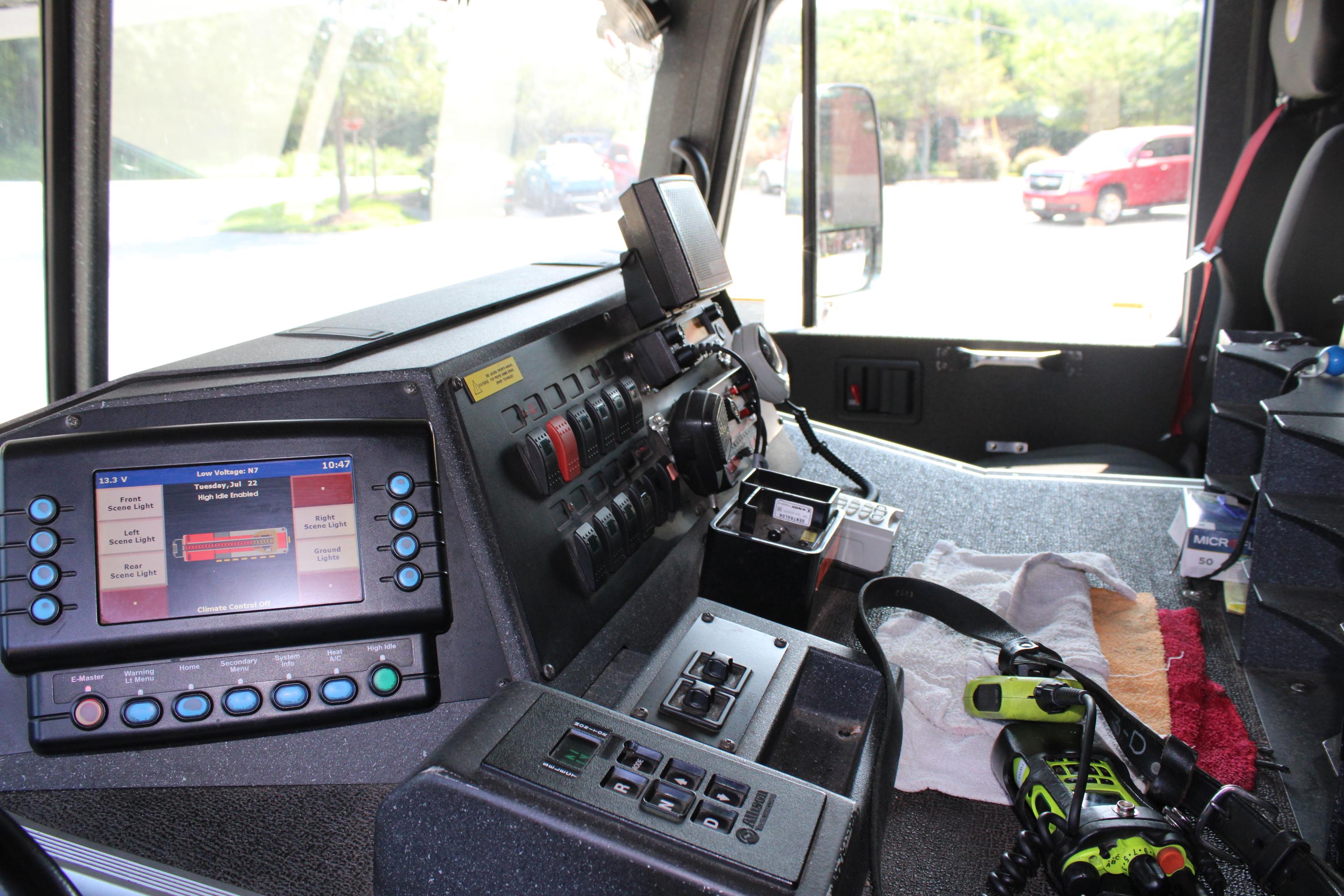 2012 Rosenbauer Spartan 104' Aerial - image 36