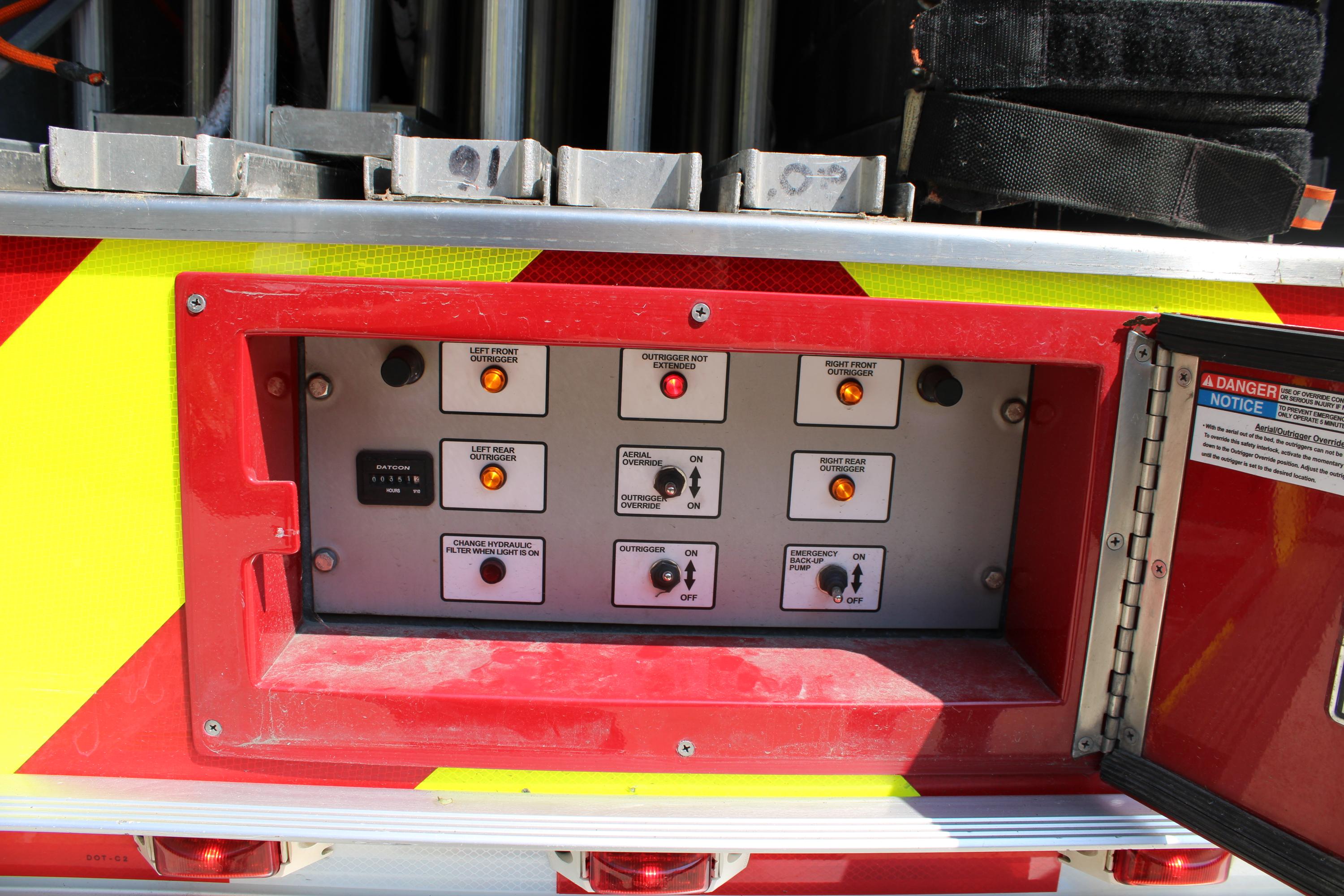 2012 Rosenbauer Spartan 104' Aerial - image 58