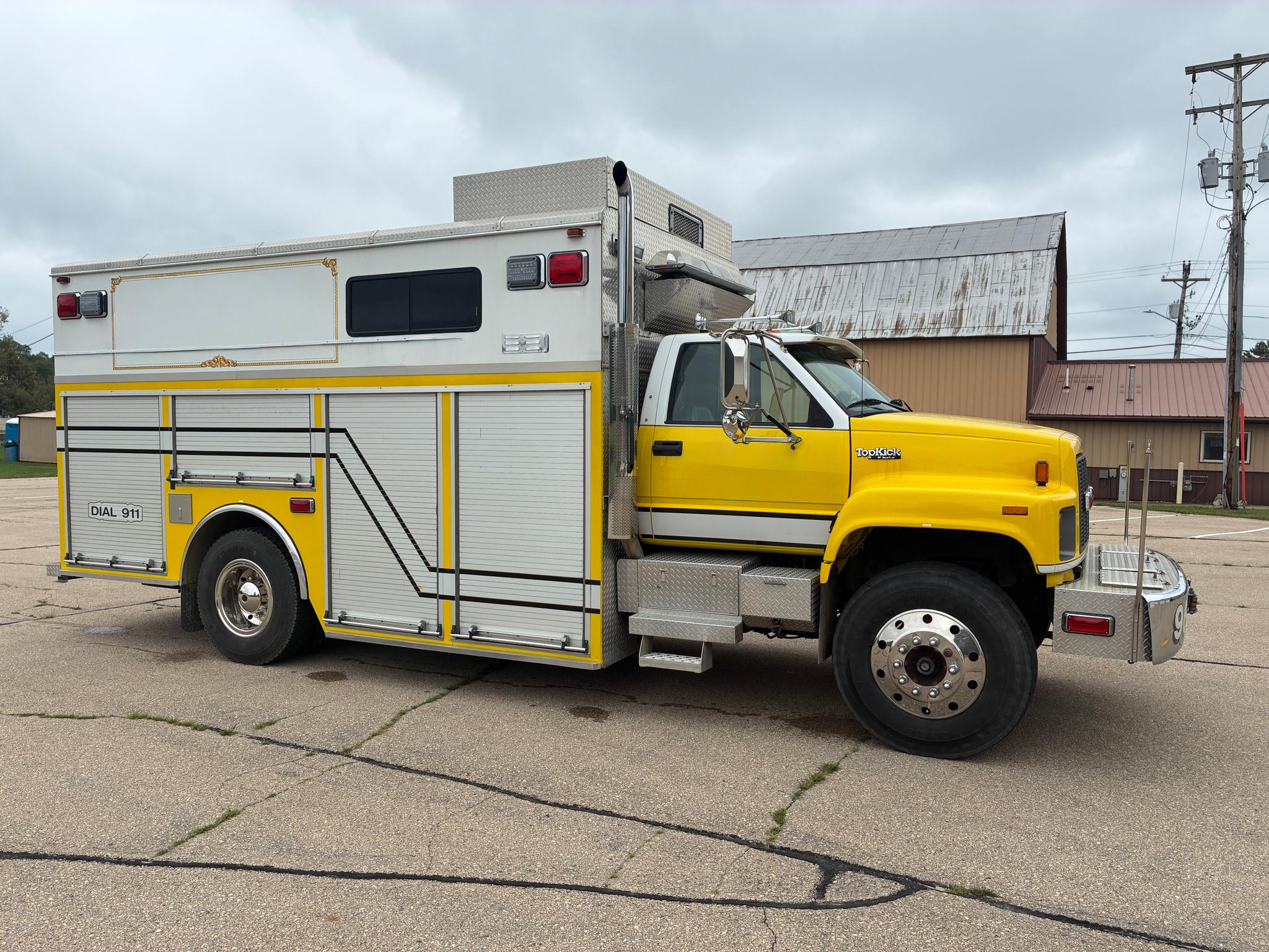 1996 New Lexington GMC Heavy Rescue - image 3