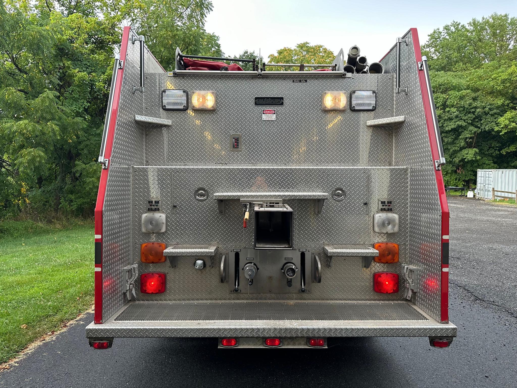 1992 Saulsbury/Mack 3000 Gallon Tender - image 4