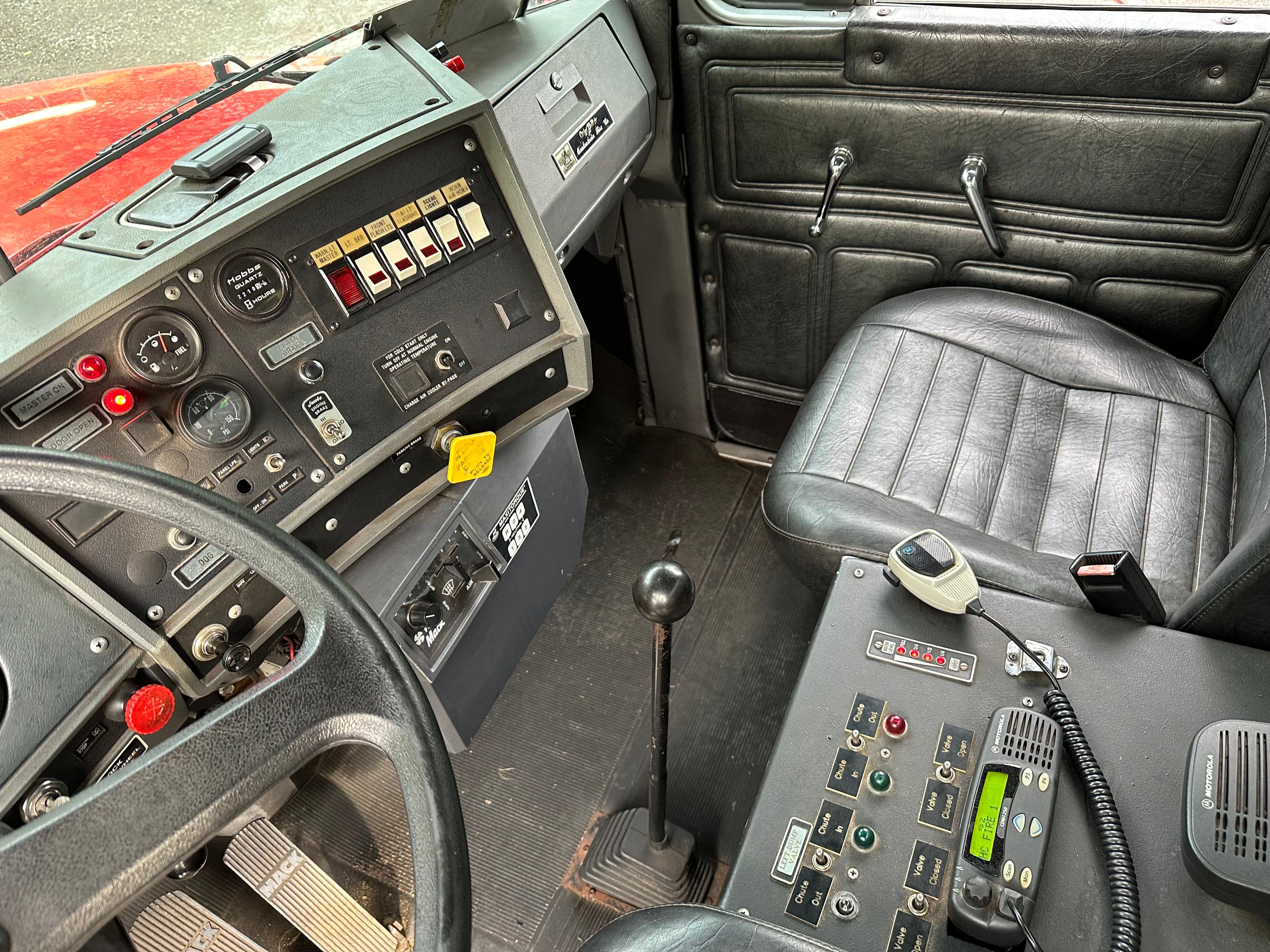 1992 Saulsbury/Mack 3000 Gallon Tender - image 7