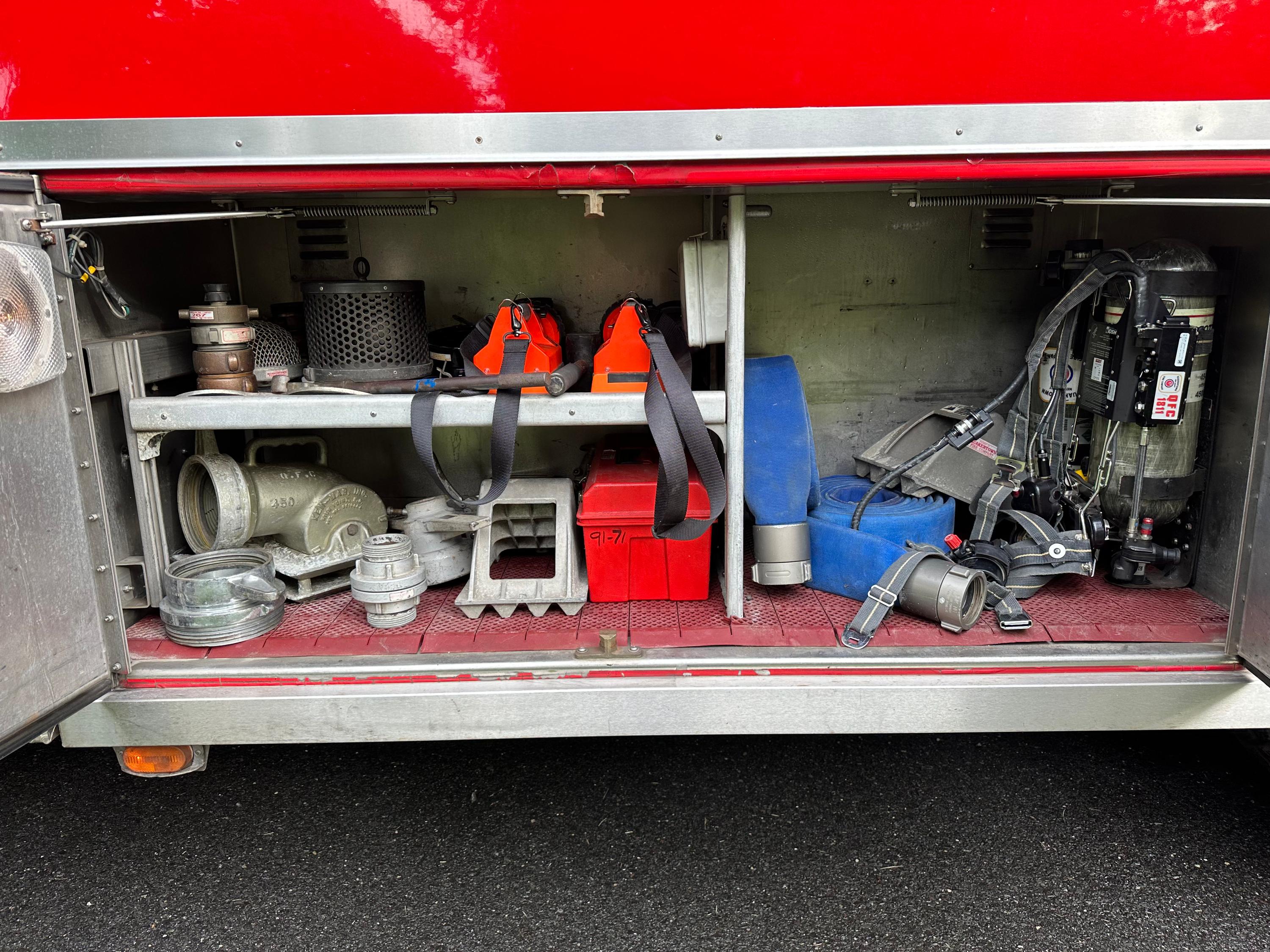 1992 Saulsbury/Mack 3000 Gallon Tender - image 9
