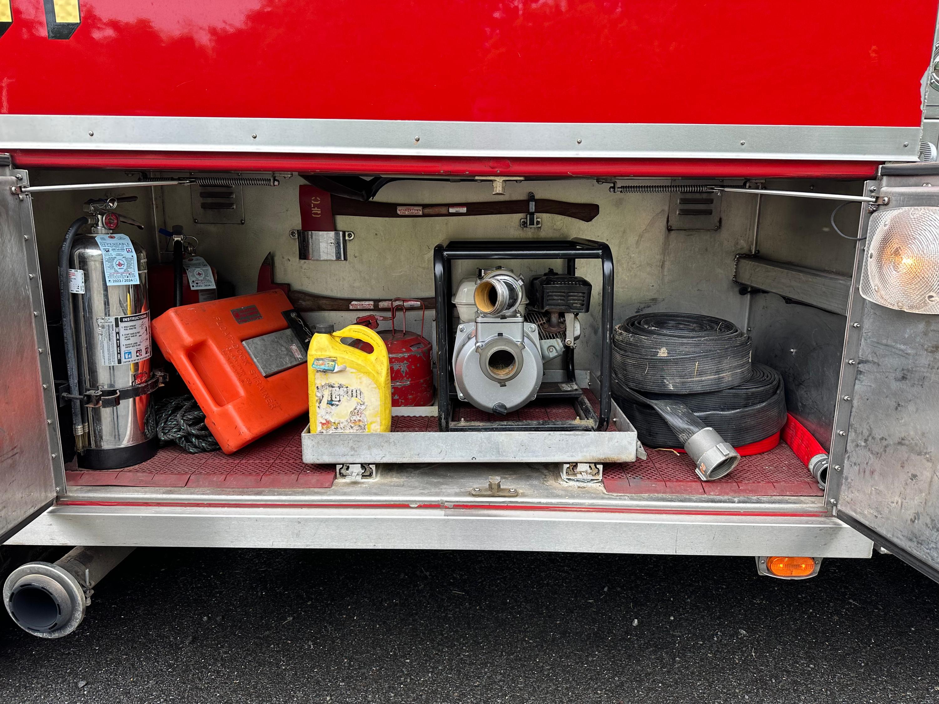 1992 Saulsbury/Mack 3000 Gallon Tender - image 10