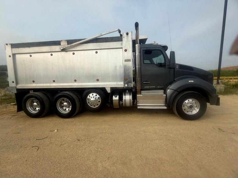 2017 Kenworth T880 Dump Truck - image 2