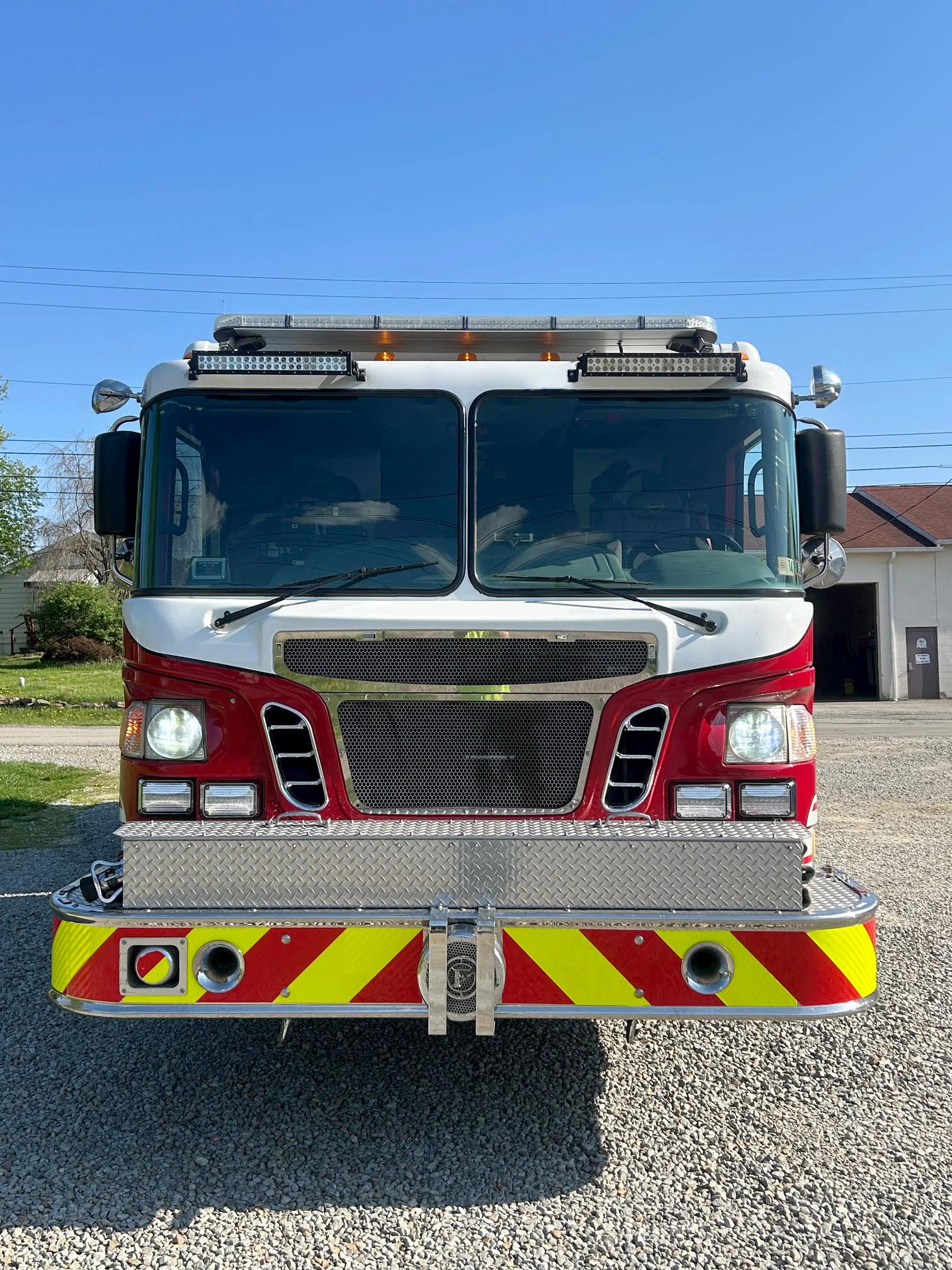 2004 E-One Spartan Pumper - image 2