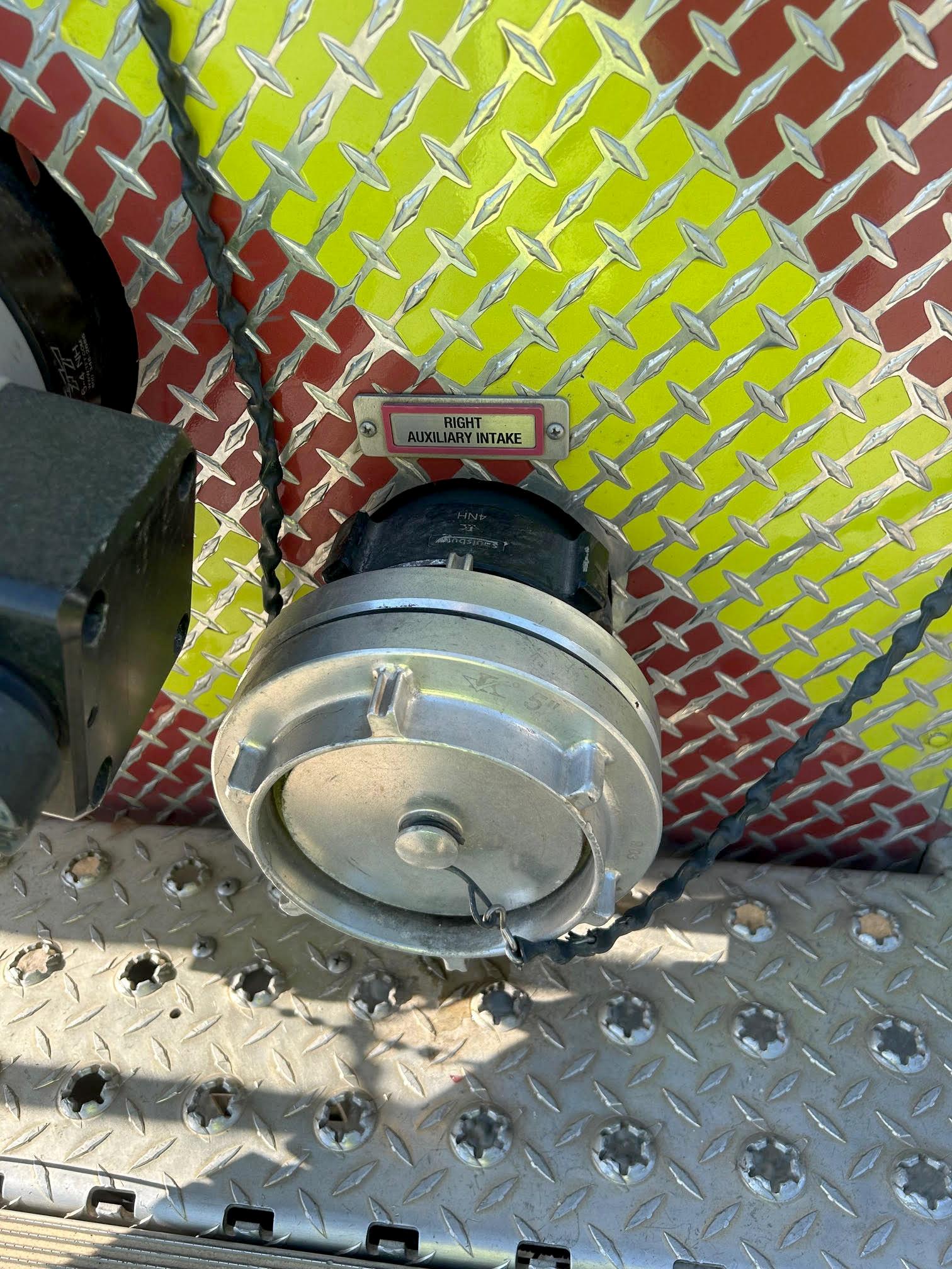 2004 E-One Spartan Pumper - image 13