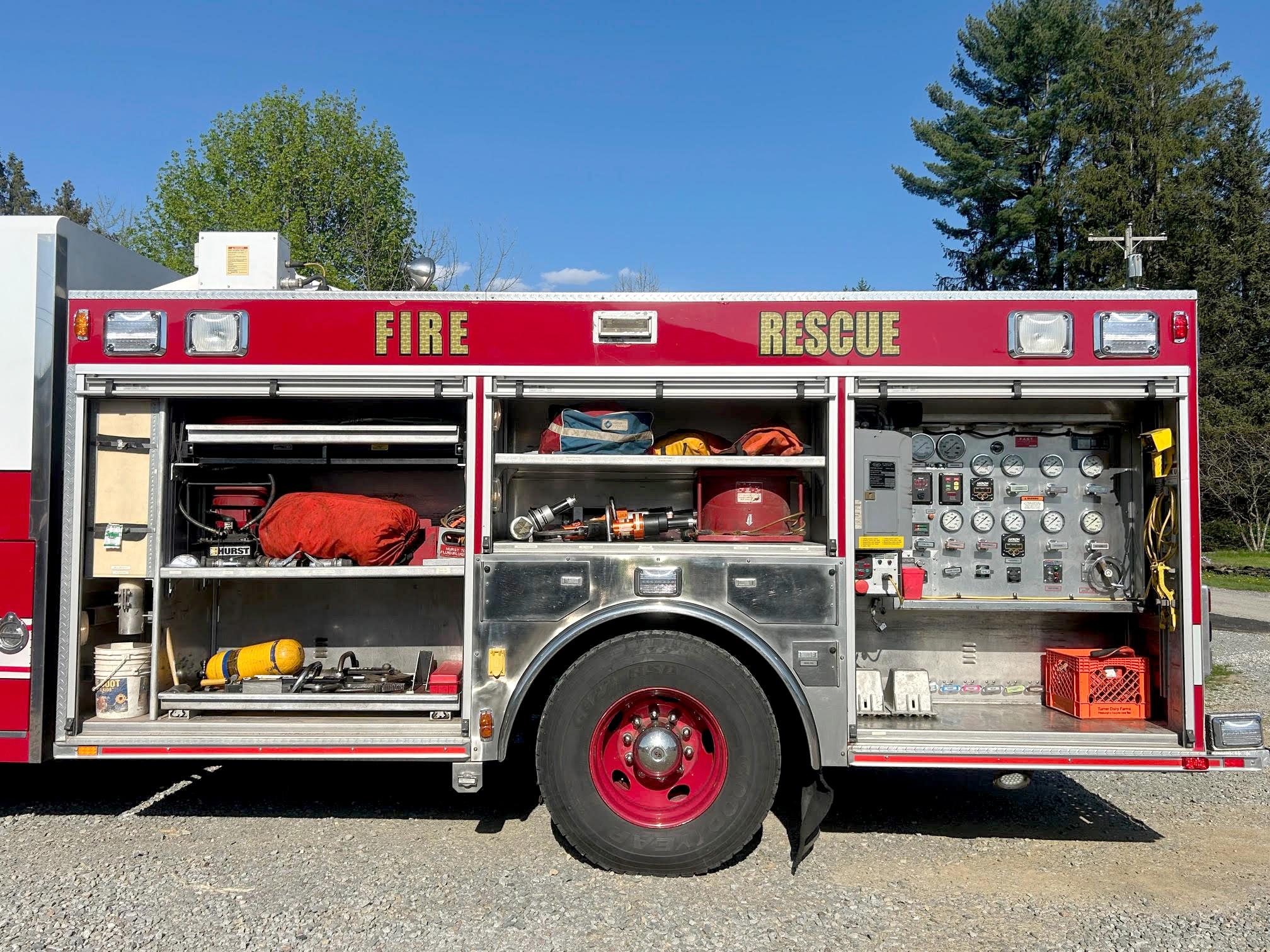 2004 E-One Spartan Pumper - image 5