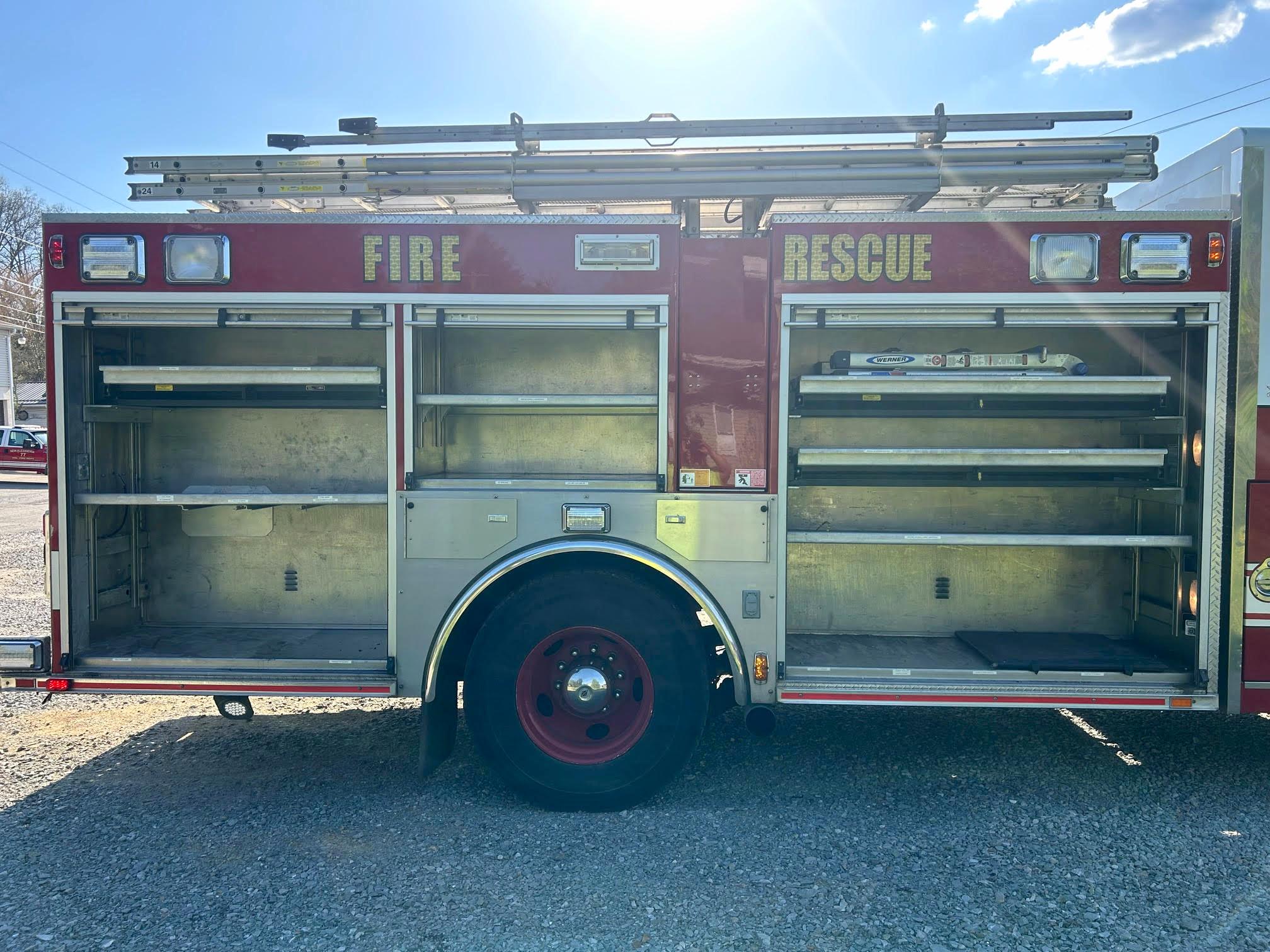 2004 E-One Spartan Pumper - image 12