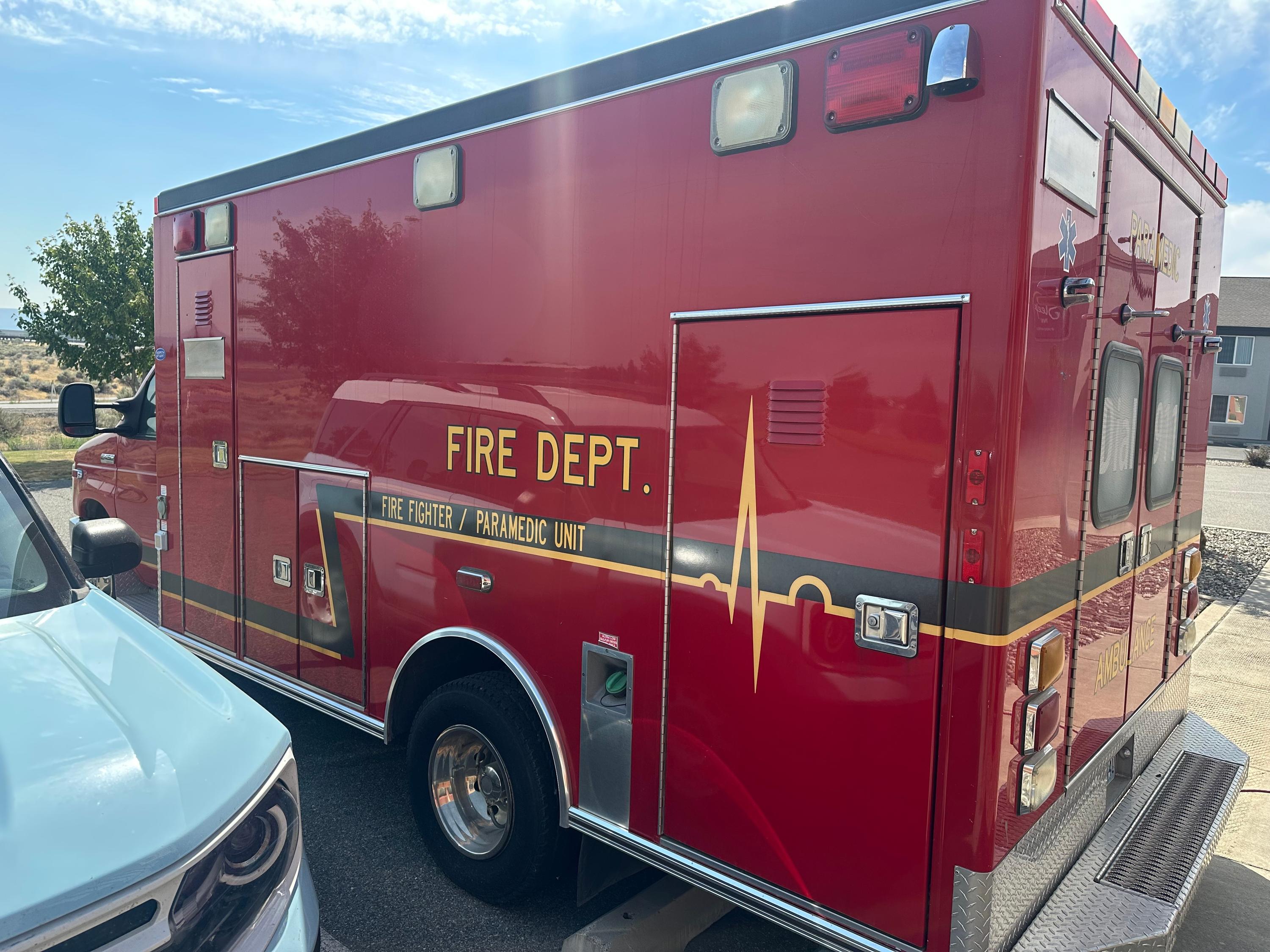2009 North Star Ford Type III Ambulance - image 9