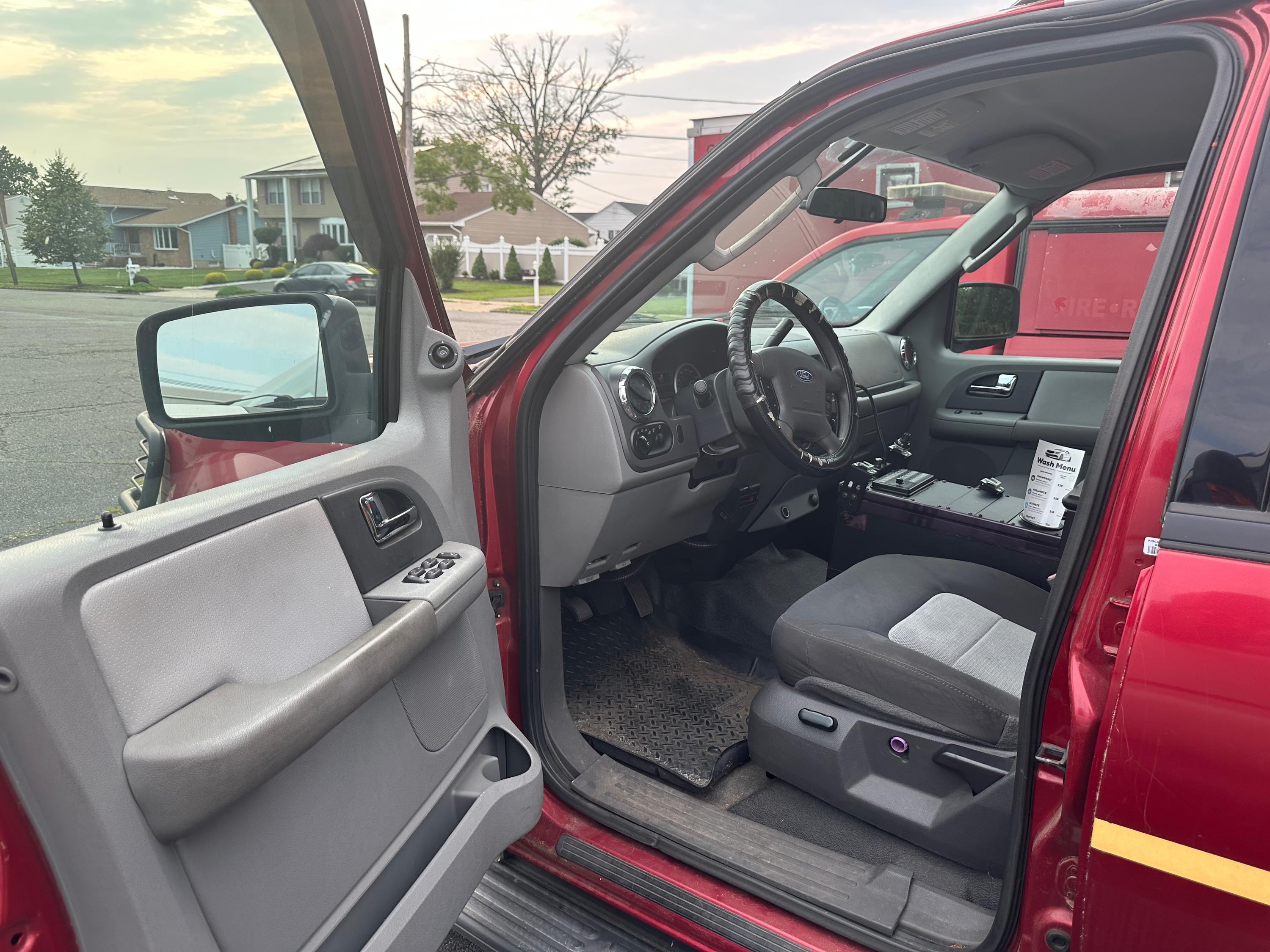 2006 Ford Expedition XLT - image 7
