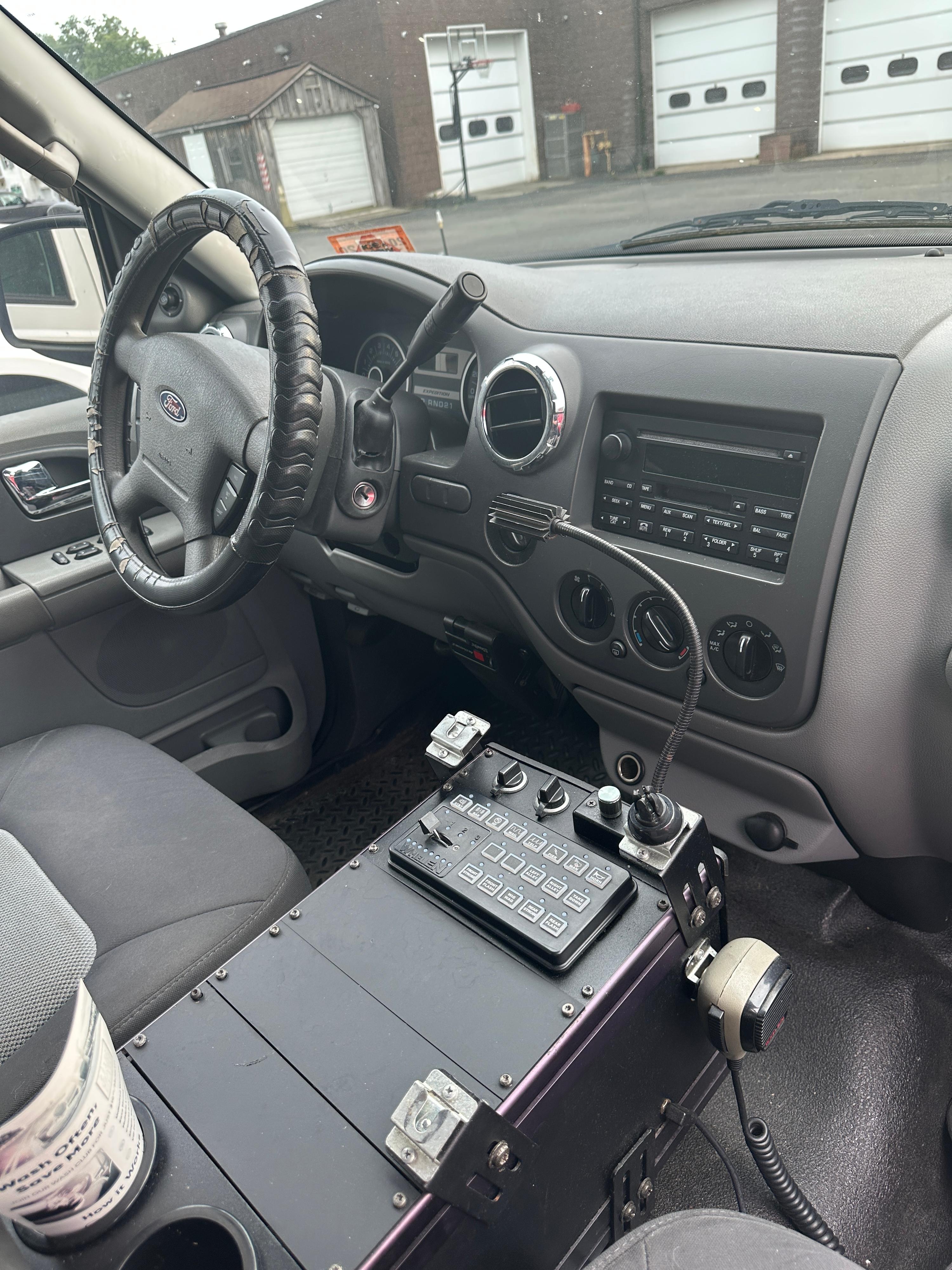 2006 Ford Expedition XLT - image 13