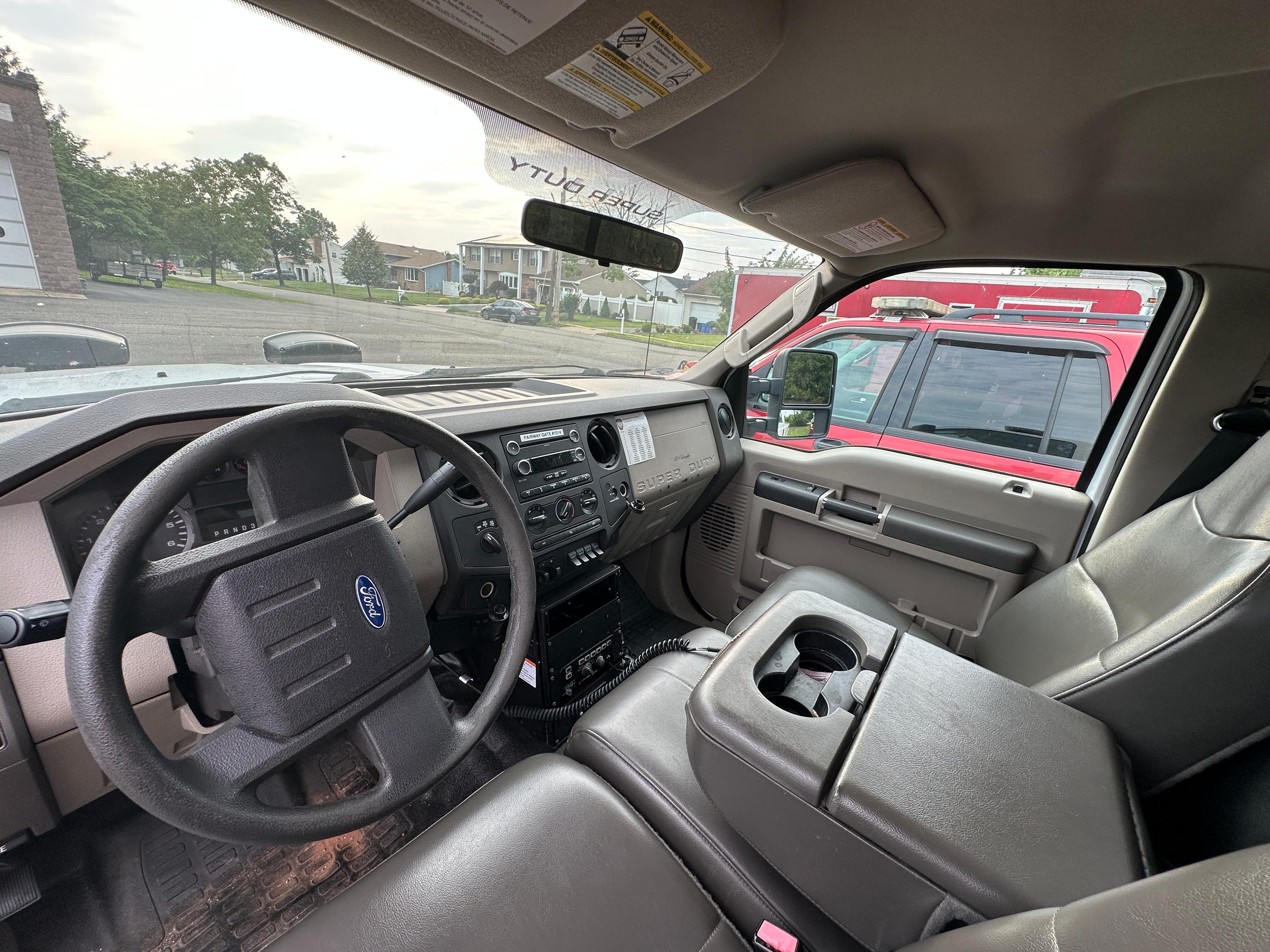 2008 Ford F350 Super Duty with Plow - image 7