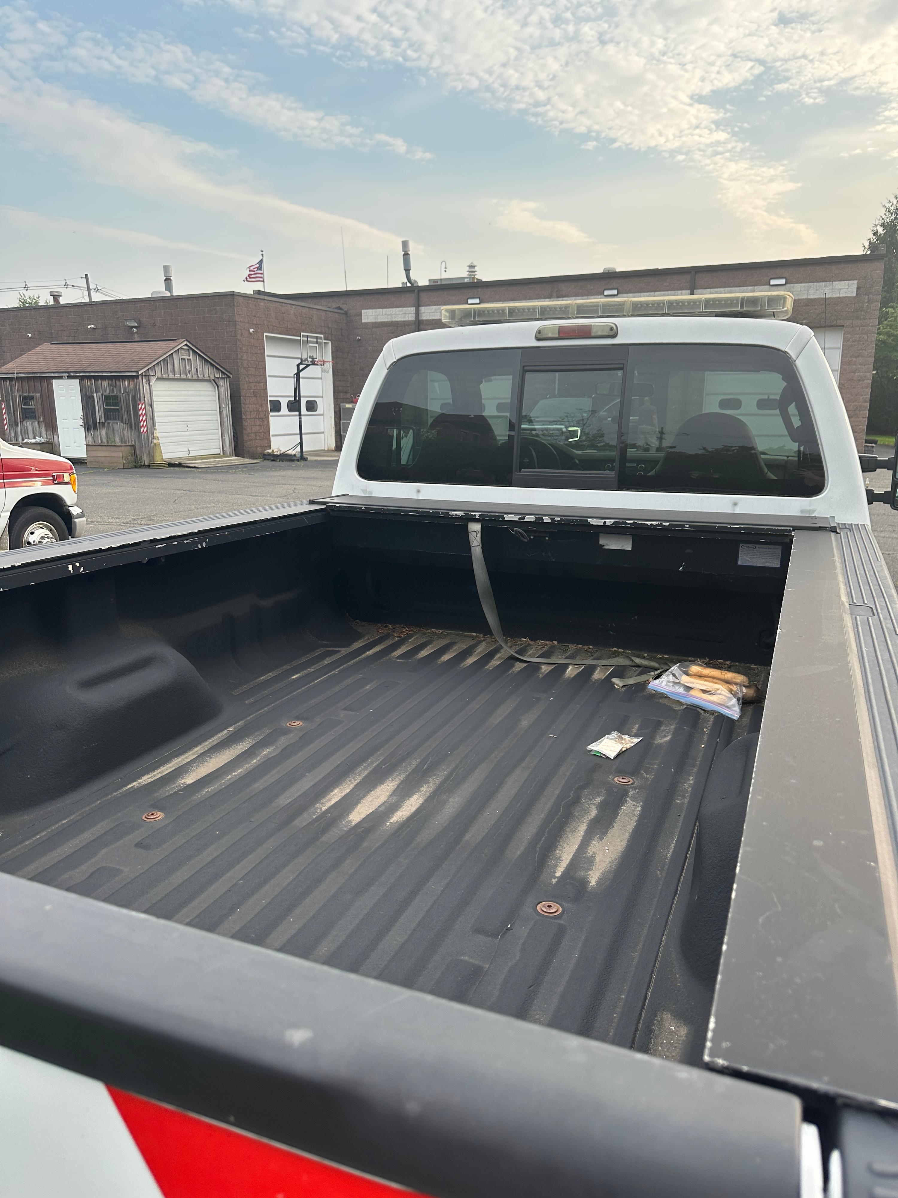 2008 Ford F350 Super Duty with Plow - image 9