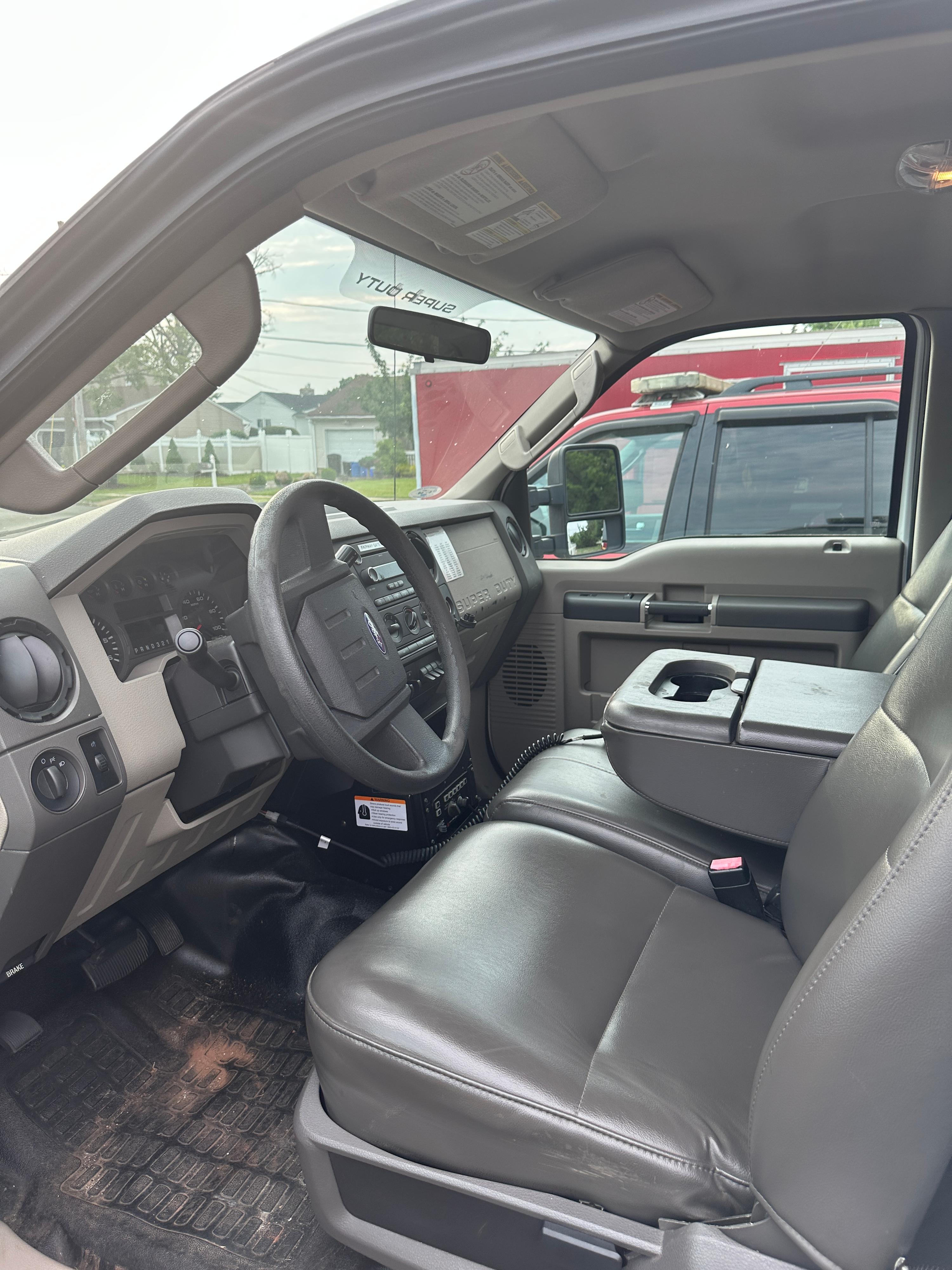 2008 Ford F350 Super Duty with Plow - image 6