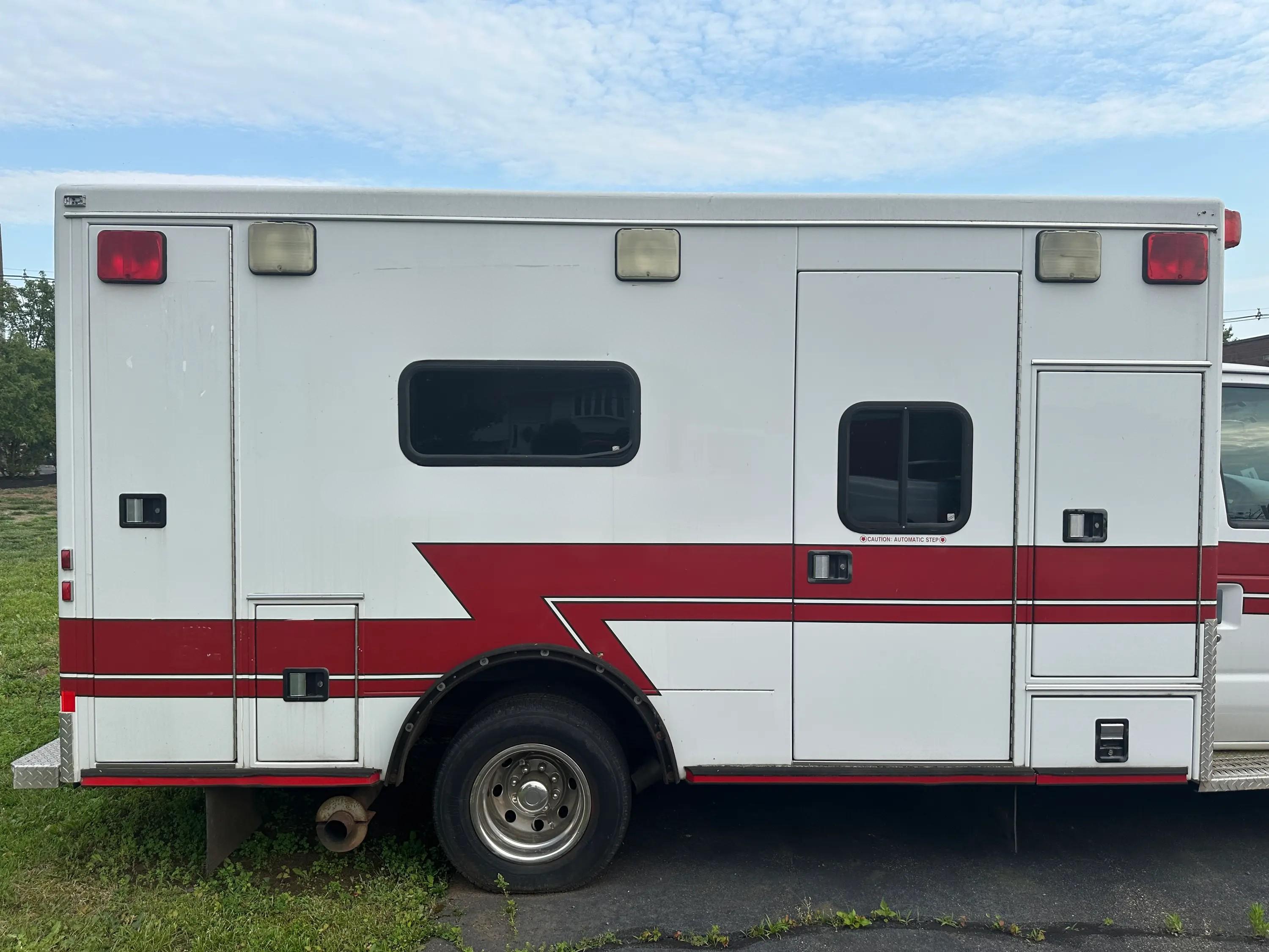 2000 Ford Type III - image 6