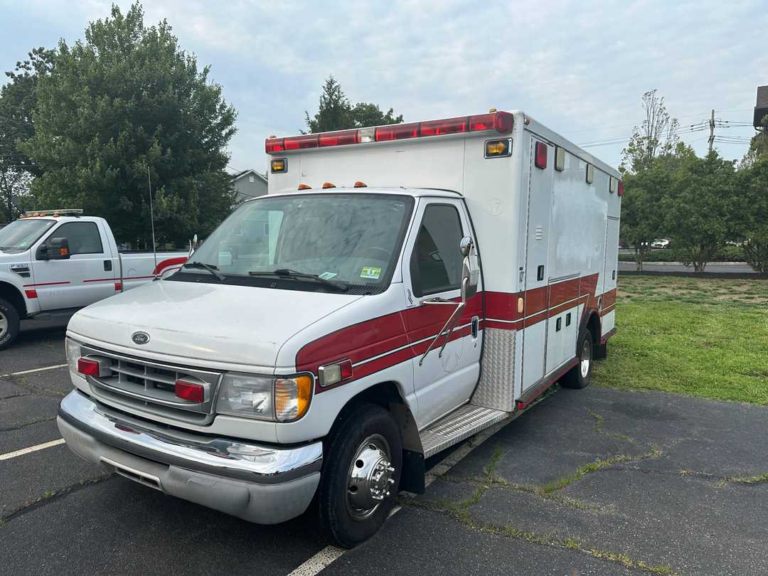 2000 Ford Ambulance