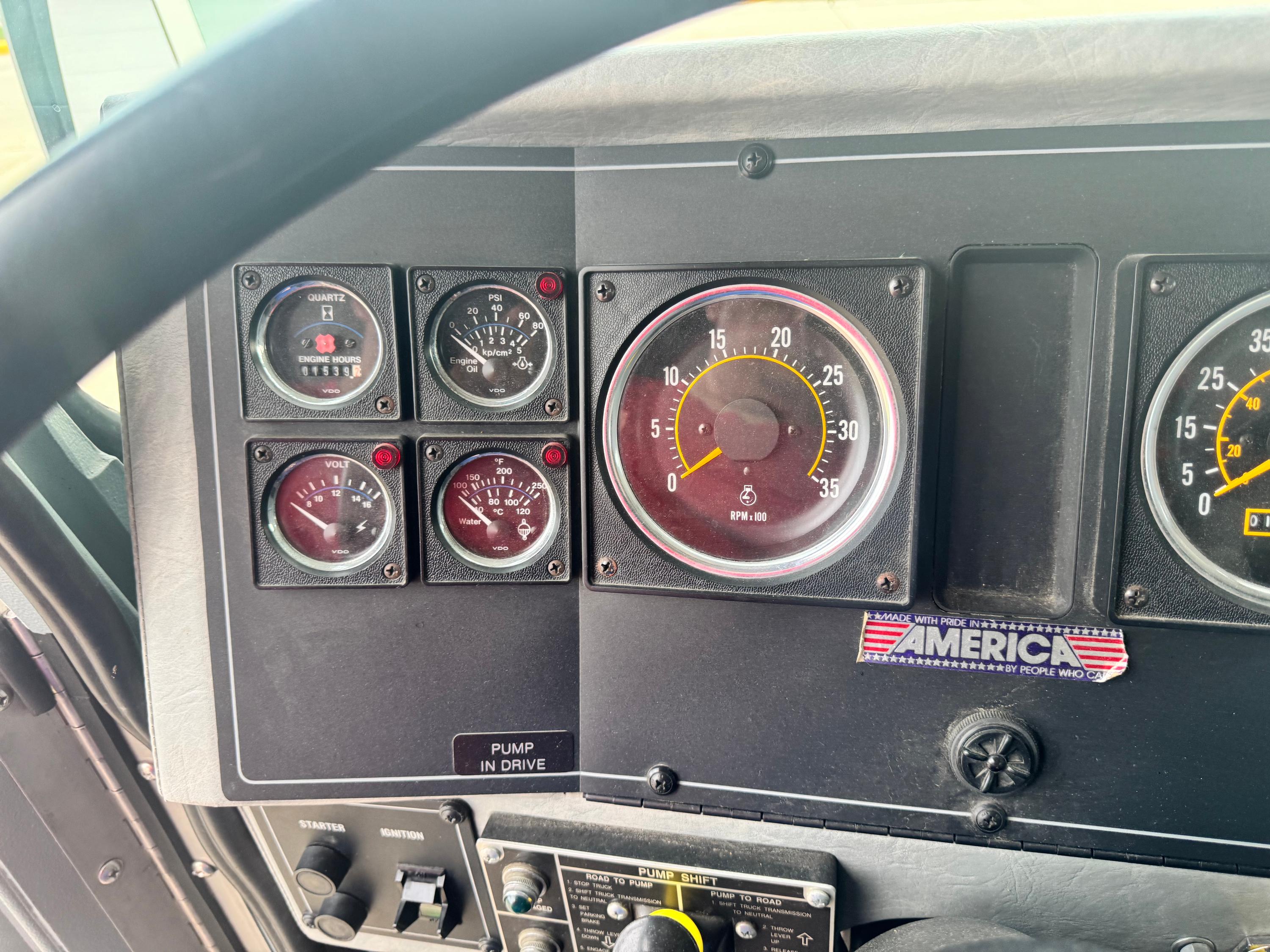 1996 Pierce Saber Pumper - image 23
