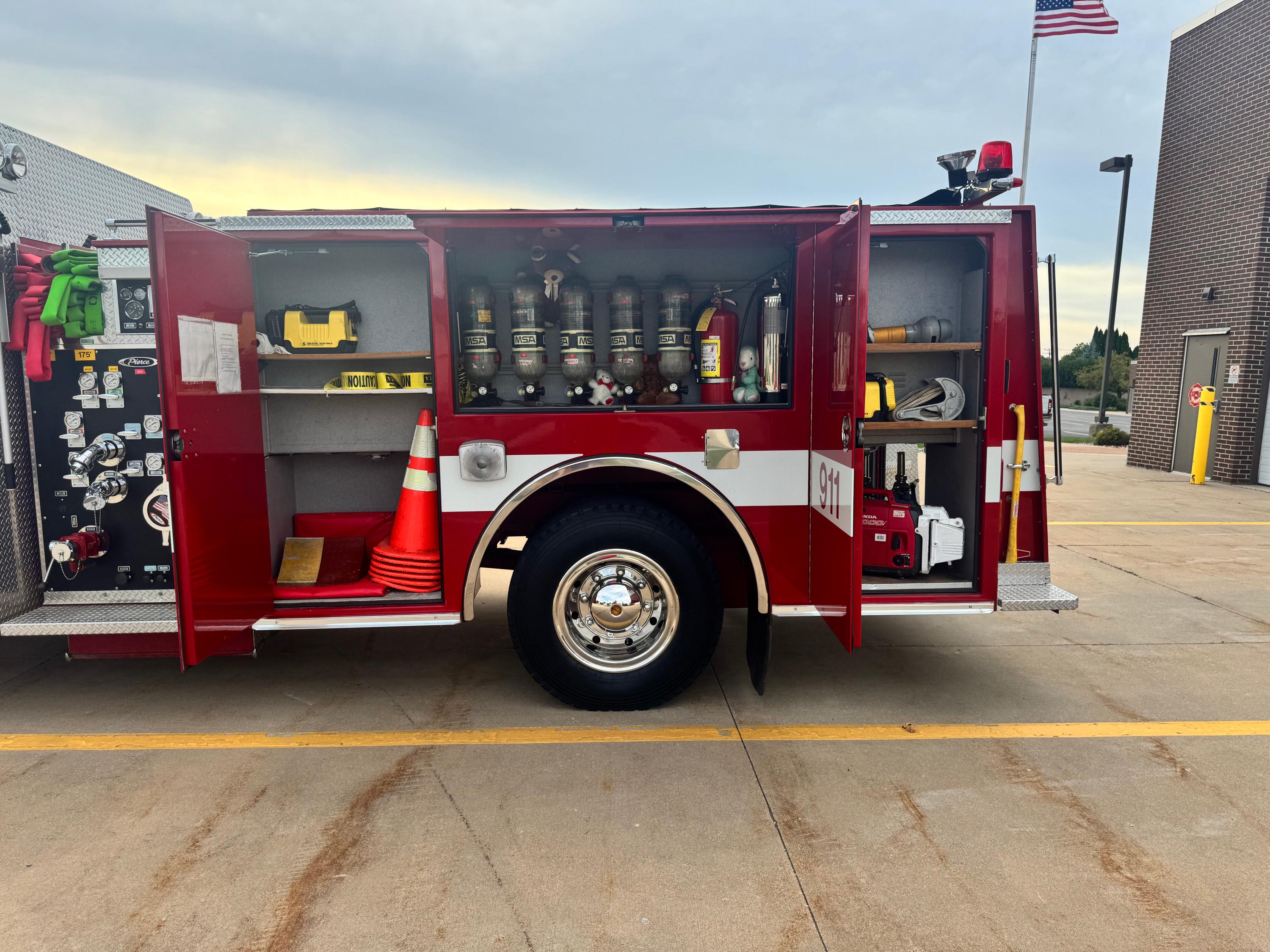1996 Pierce Saber Pumper - image 6