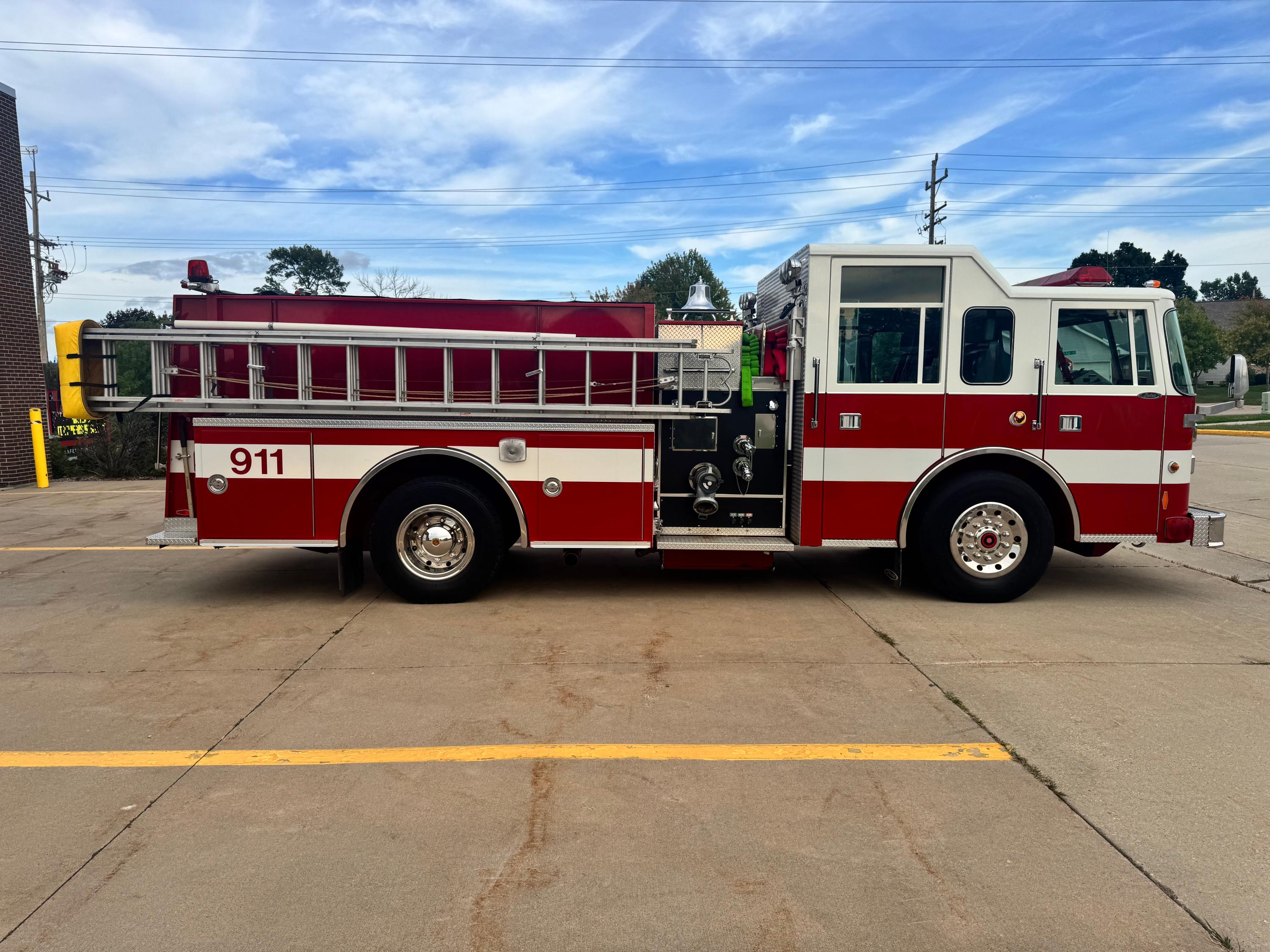 1996 Pierce Saber Pumper - image 5