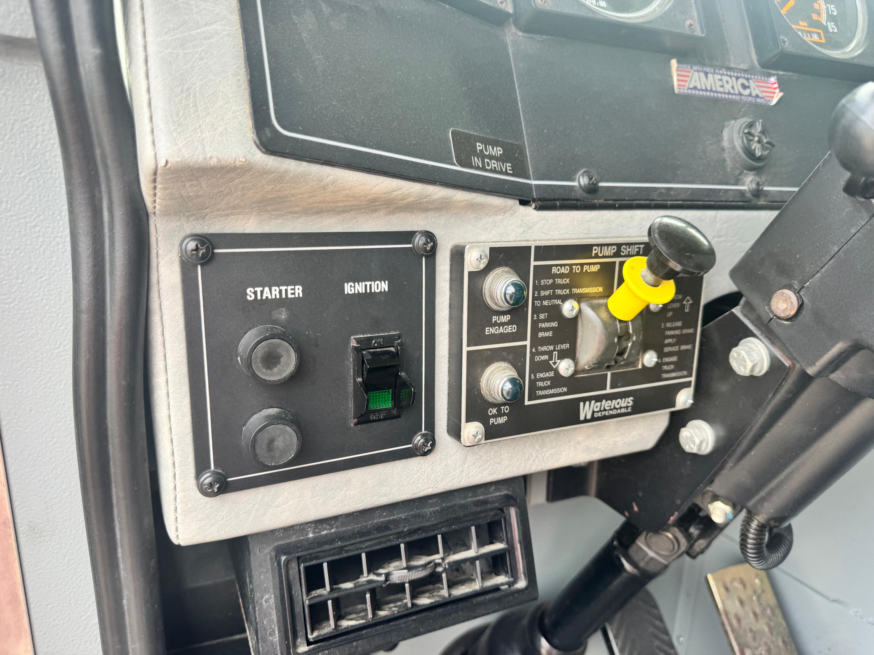 1996 Pierce Saber Pumper - image 21