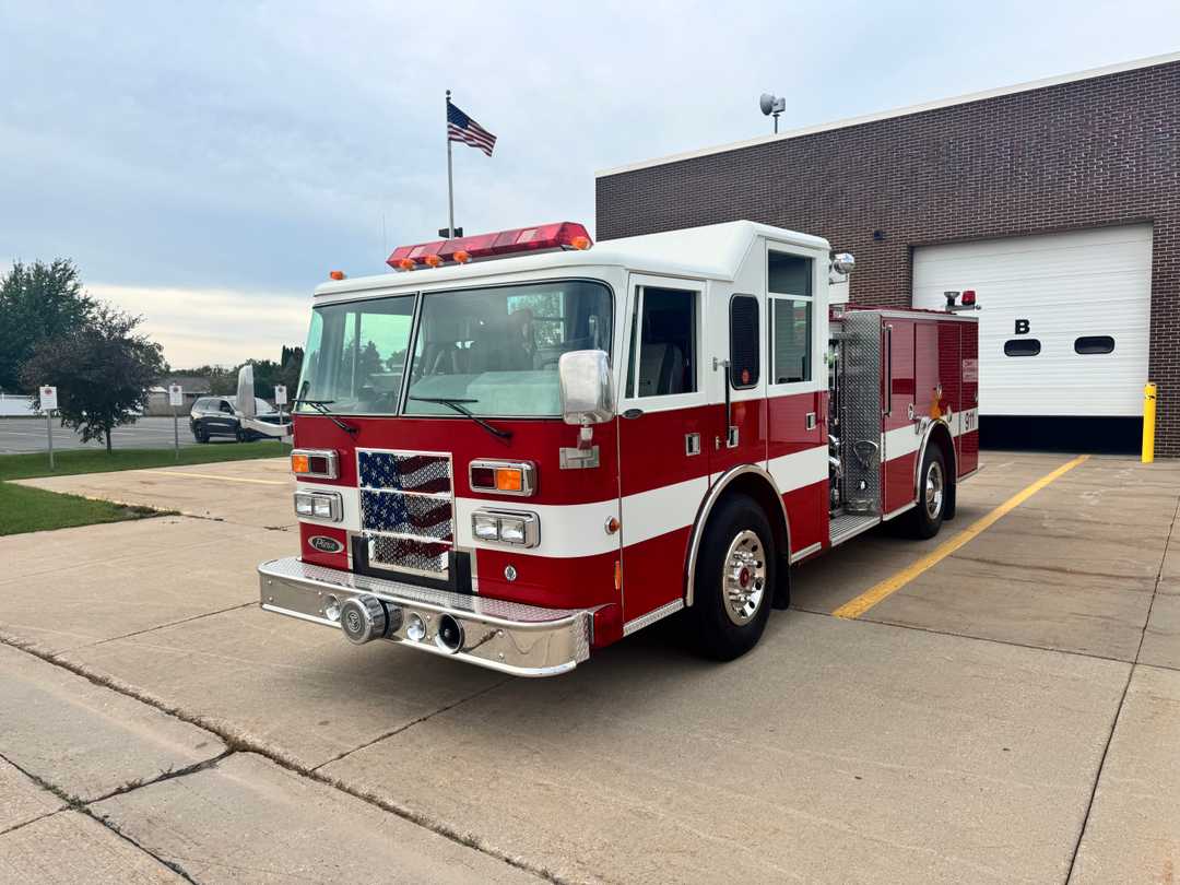 1996 Pierce Saber Pumper