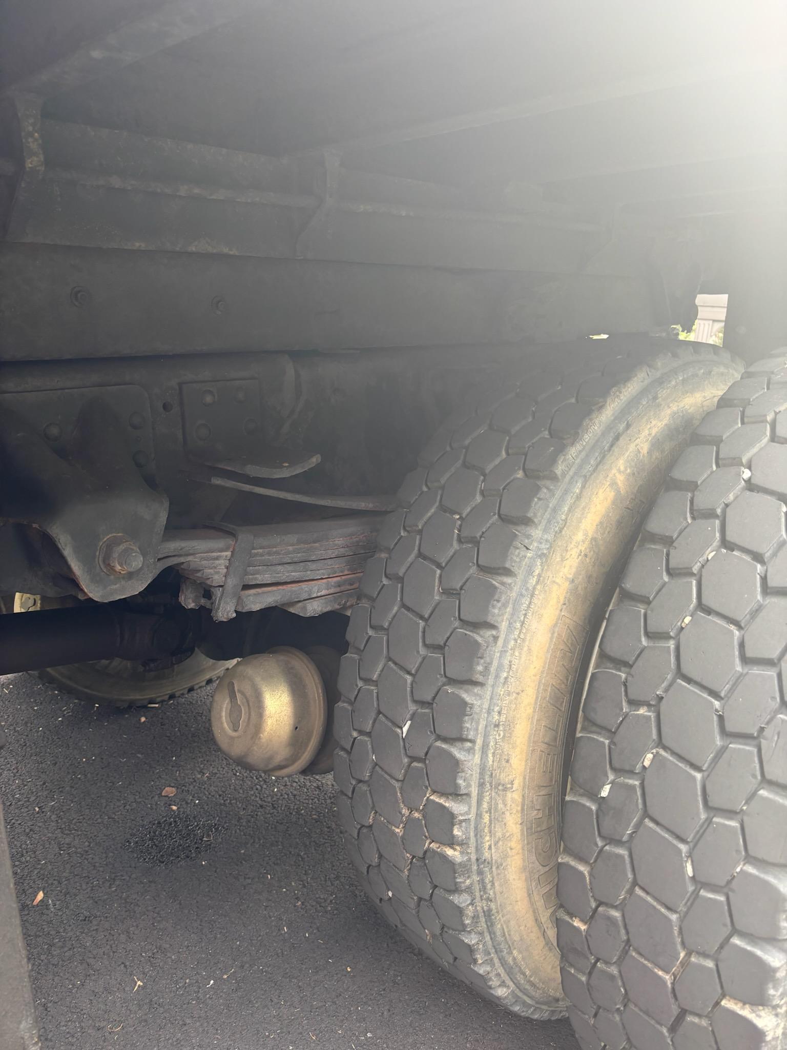 1994 GMC TopKick 8500 Dump Truck - image 5