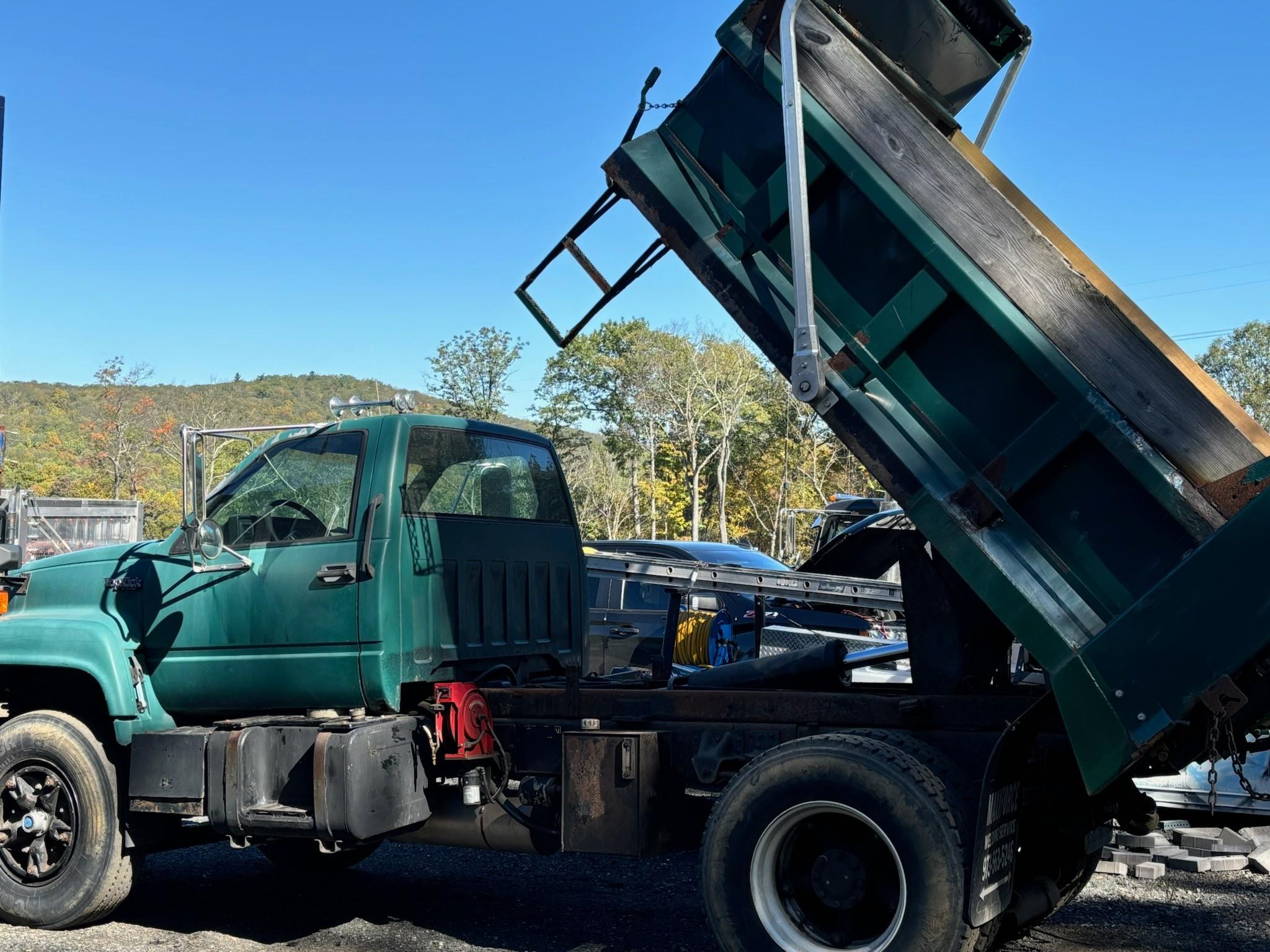 1994 GMC TopKick 8500 Dump Truck - image 4