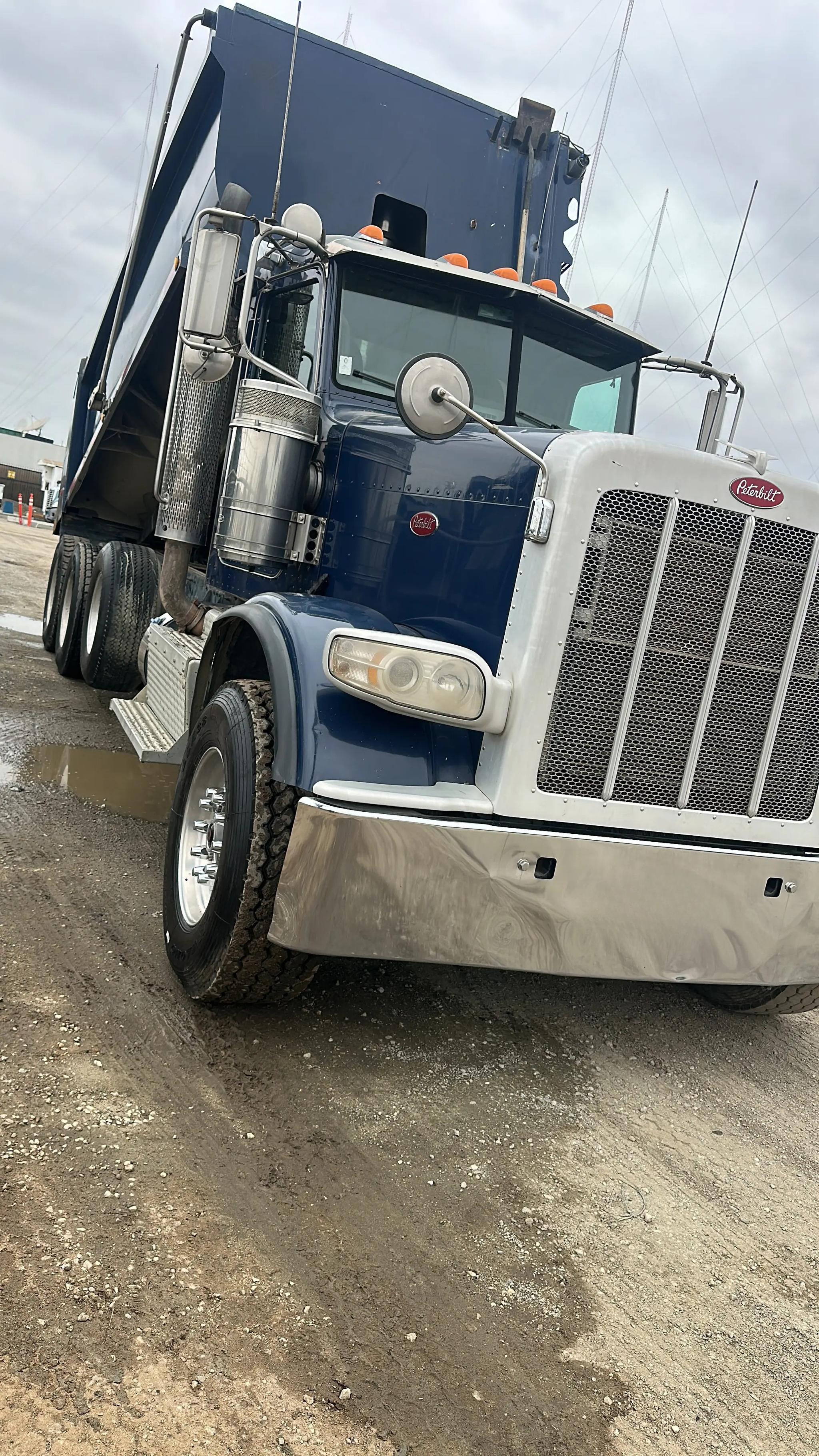 2015 Peterbilt 389 Dump Truck - image 3