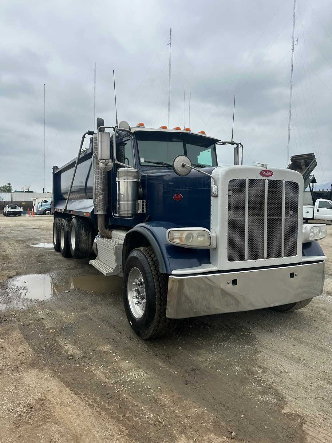2015 Peterbilt 389 Dump Truck