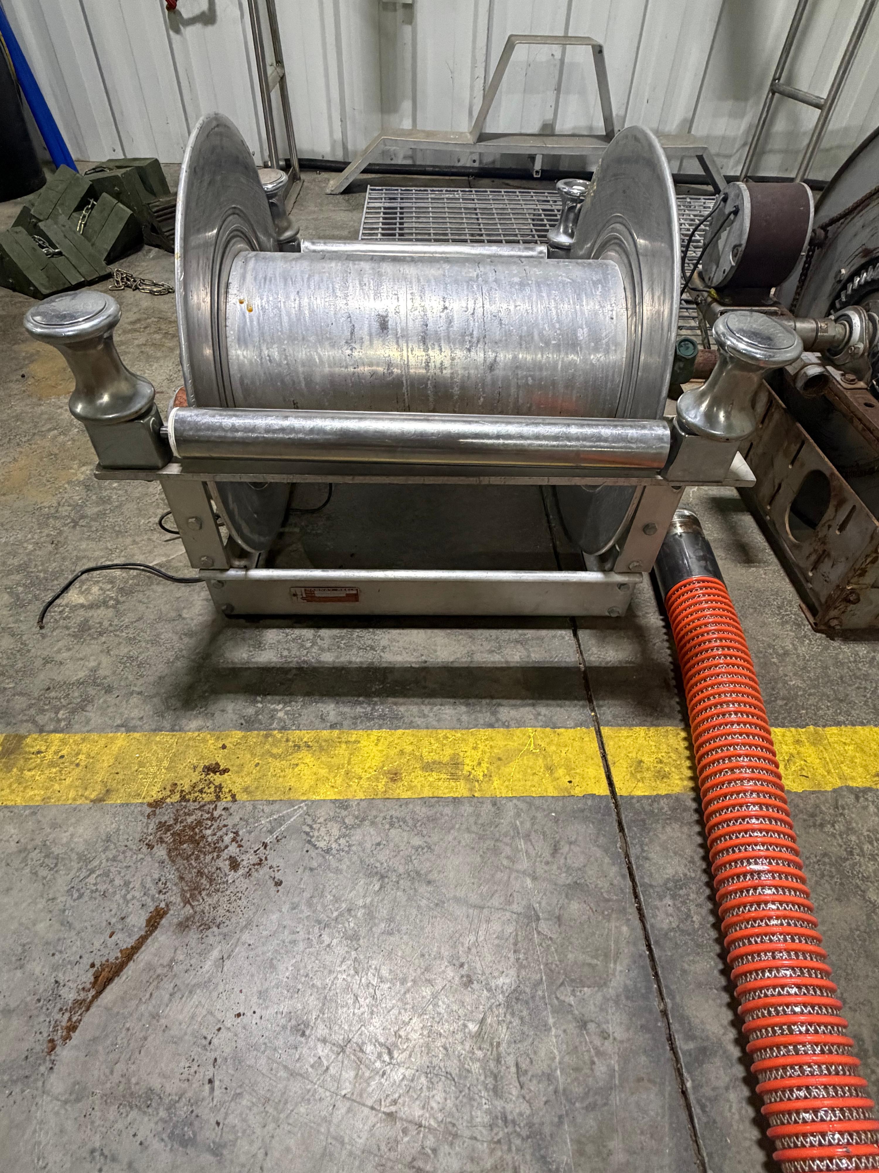 300 gallon skid unit - image 4