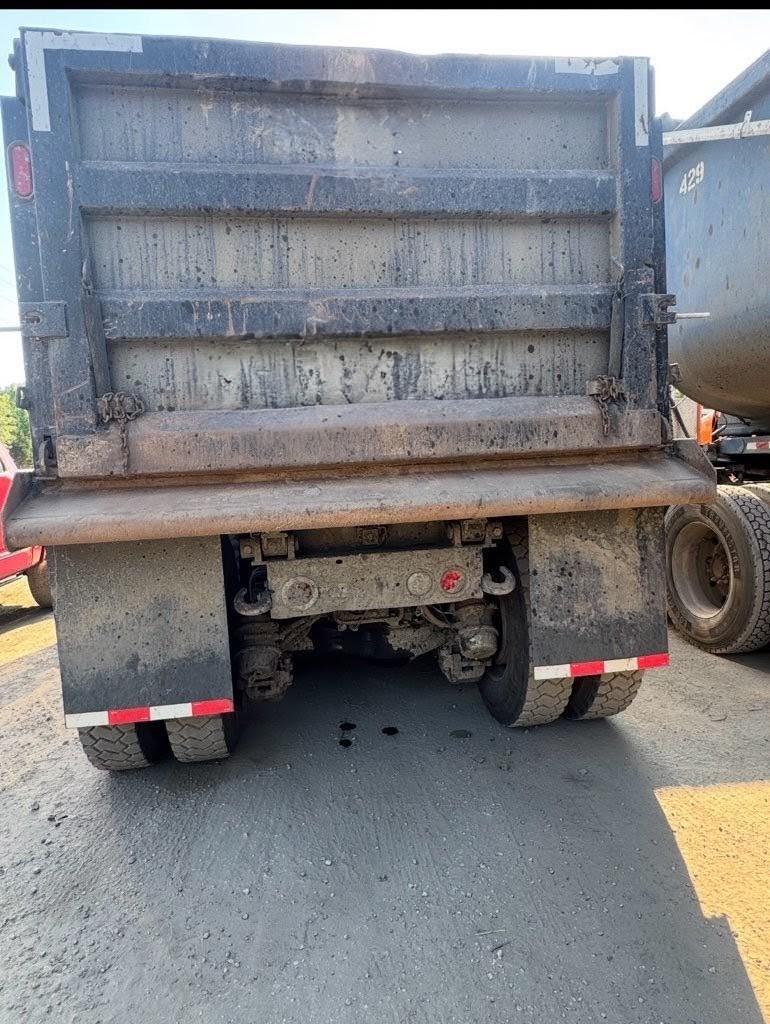 2016 Mack Granite Dump Truck - image 4