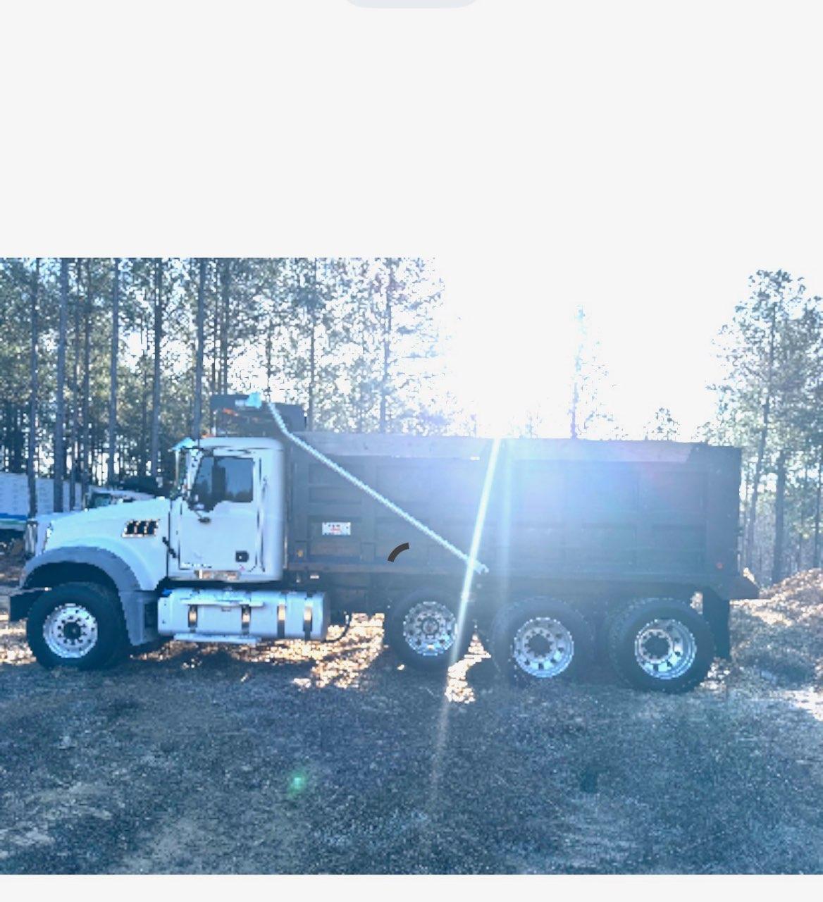 2016 Mack Granite Dump Truck - image 5